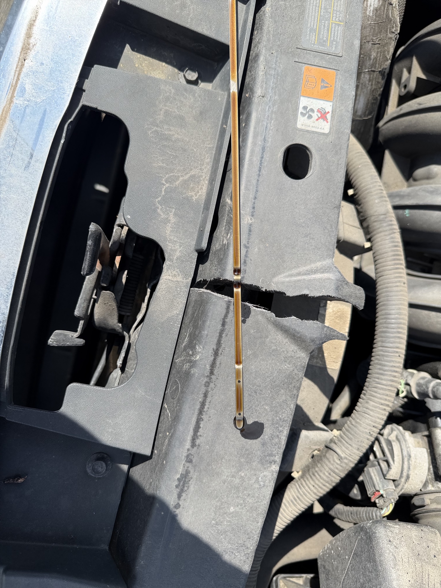 2012 ford fusion sel with 222690 miles for sale near elk-river, minnesota 106337_50_oil_dipstick.jpg