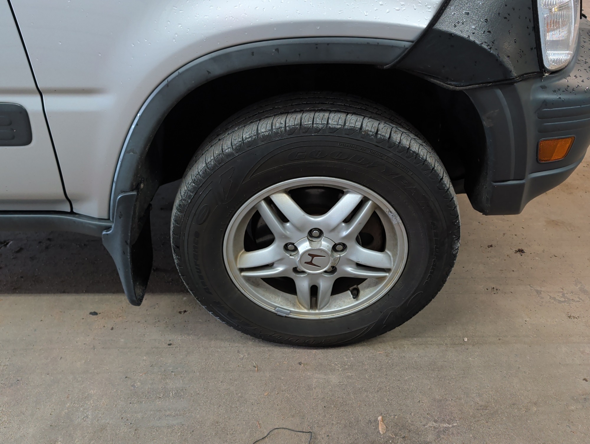 1998 honda cr-v with 122346 miles for sale near elk-river, minnesota 106338_15_front_pass_wheel.jpg