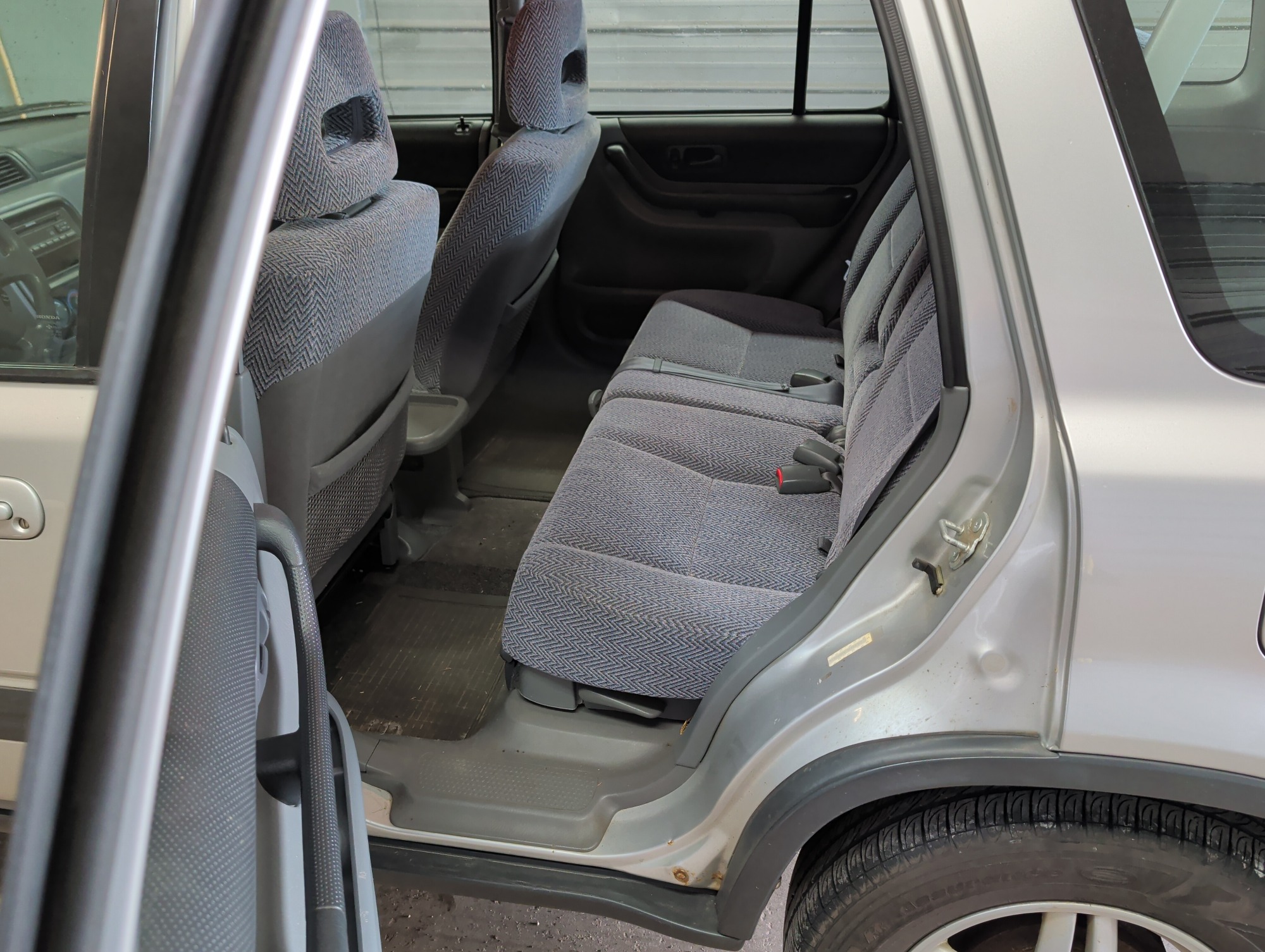 1998 honda cr-v with 122346 miles for sale near elk-river, minnesota 106338_24_drv_rear_seat.jpg