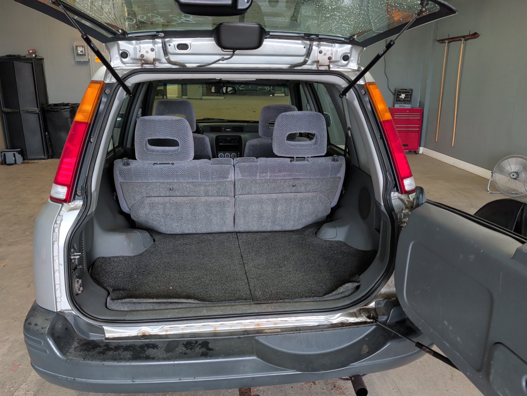 1998 honda cr-v with 122346 miles for sale near elk-river, minnesota 106338_26_trunk.jpg