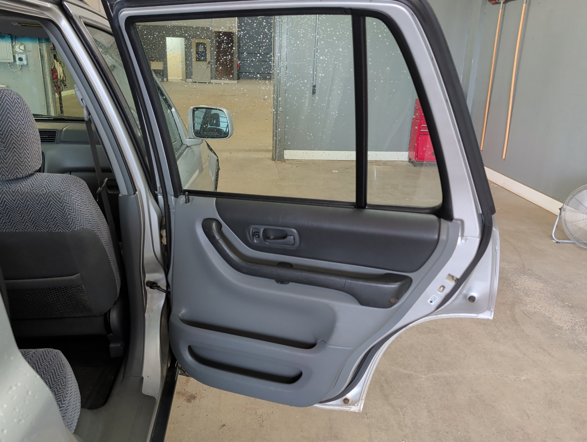1998 honda cr-v with 122346 miles for sale near elk-river, minnesota 106338_30_pass_rear_door_panel.jpg