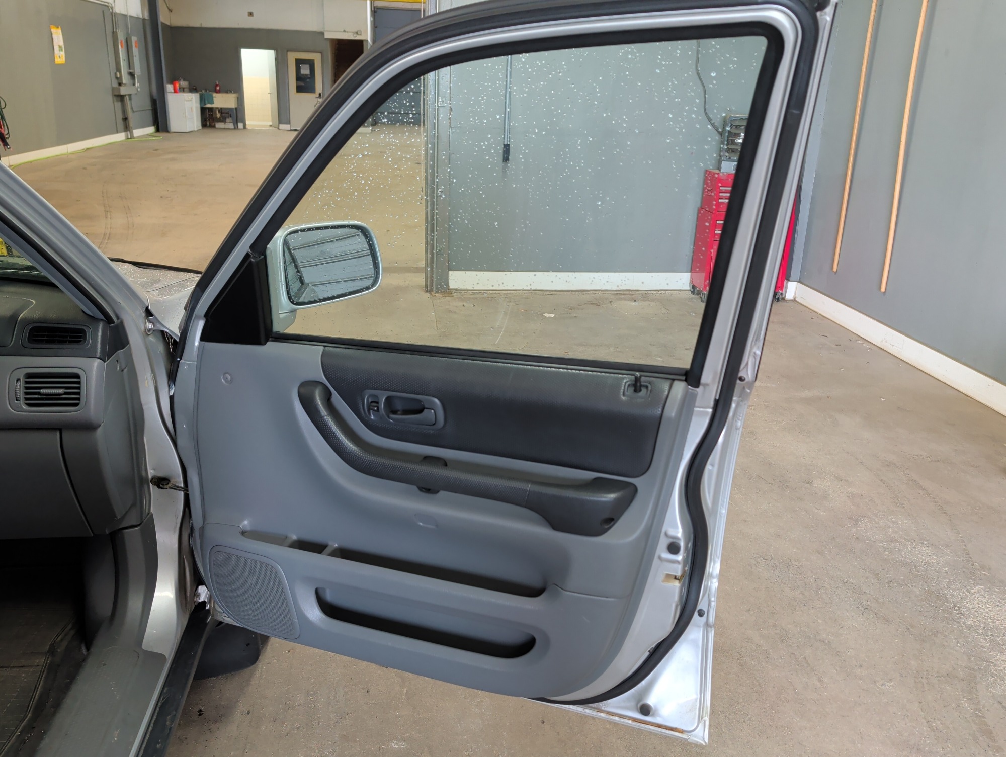 1998 honda cr-v with 122346 miles for sale near elk-river, minnesota 106338_32_passenger_door_panel.jpg