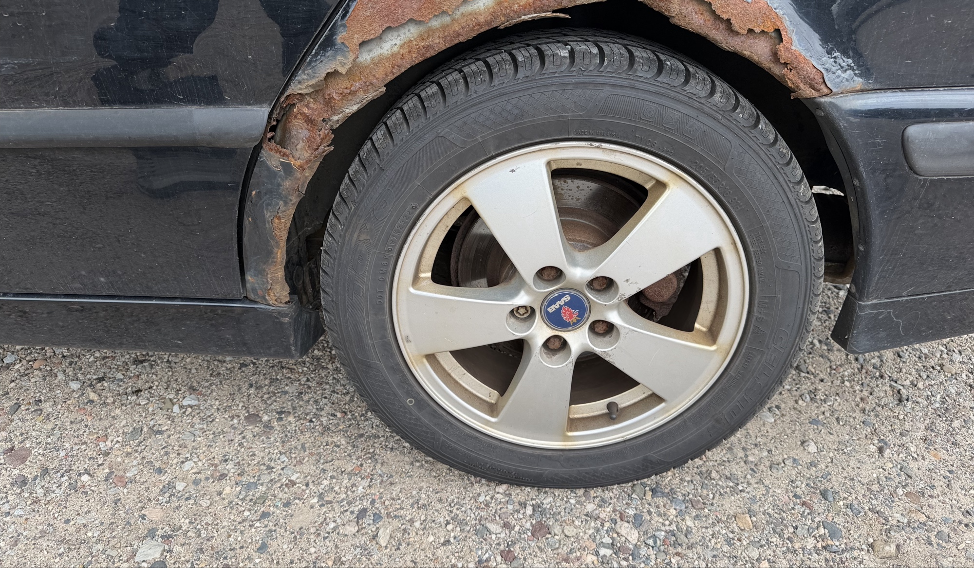 2002 saab 9-3 se-5-door with 195857 miles for sale near elk-river, minnesota 106339_13_rear_drv_wheel.jpg