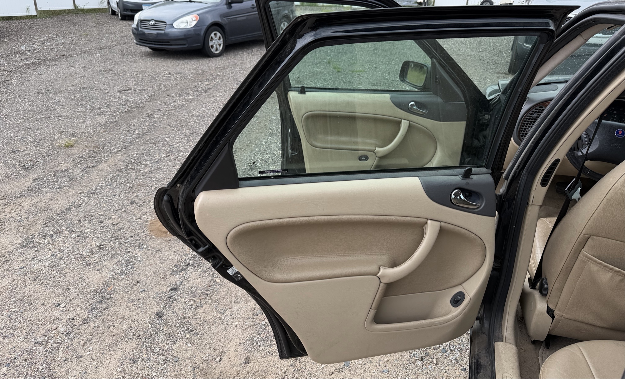 2002 saab 9-3 se-5-door with 195857 miles for sale near elk-river, minnesota 106339_25_drv_rear_door_panel.jpg