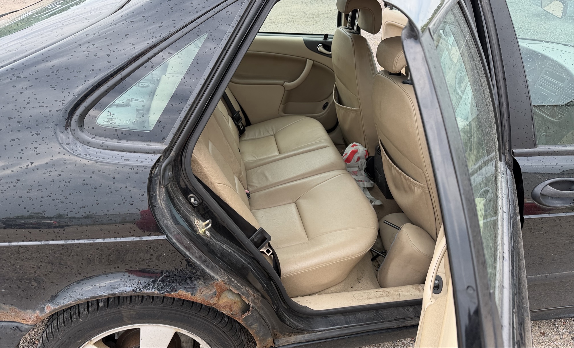 2002 saab 9-3 se-5-door with 195857 miles for sale near elk-river, minnesota 106339_28_pass_rear_seat.jpg