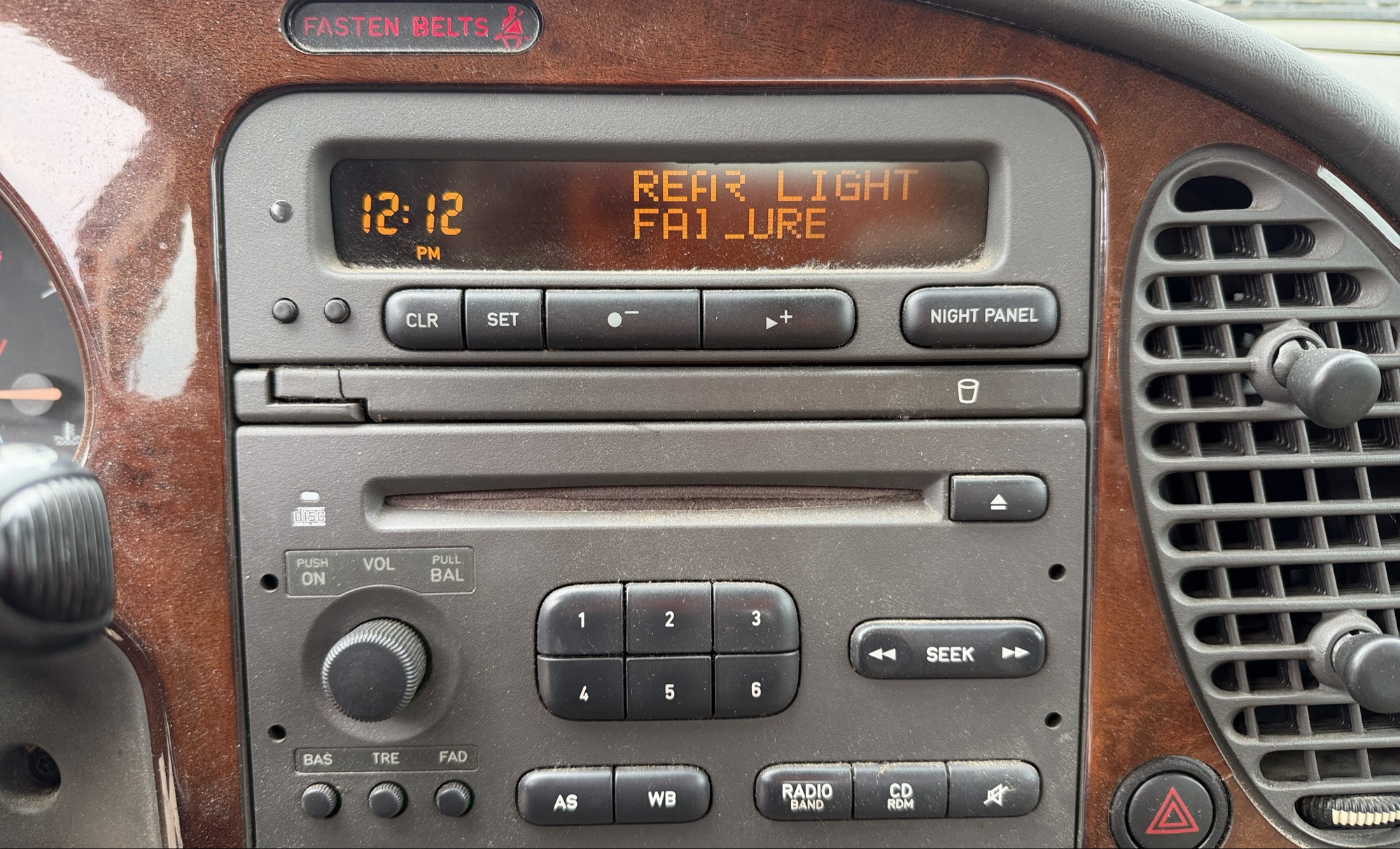 2002 saab 9-3 se-5-door with 195857 miles for sale near elk-river, minnesota 106339_39_radio_closeup.jpg