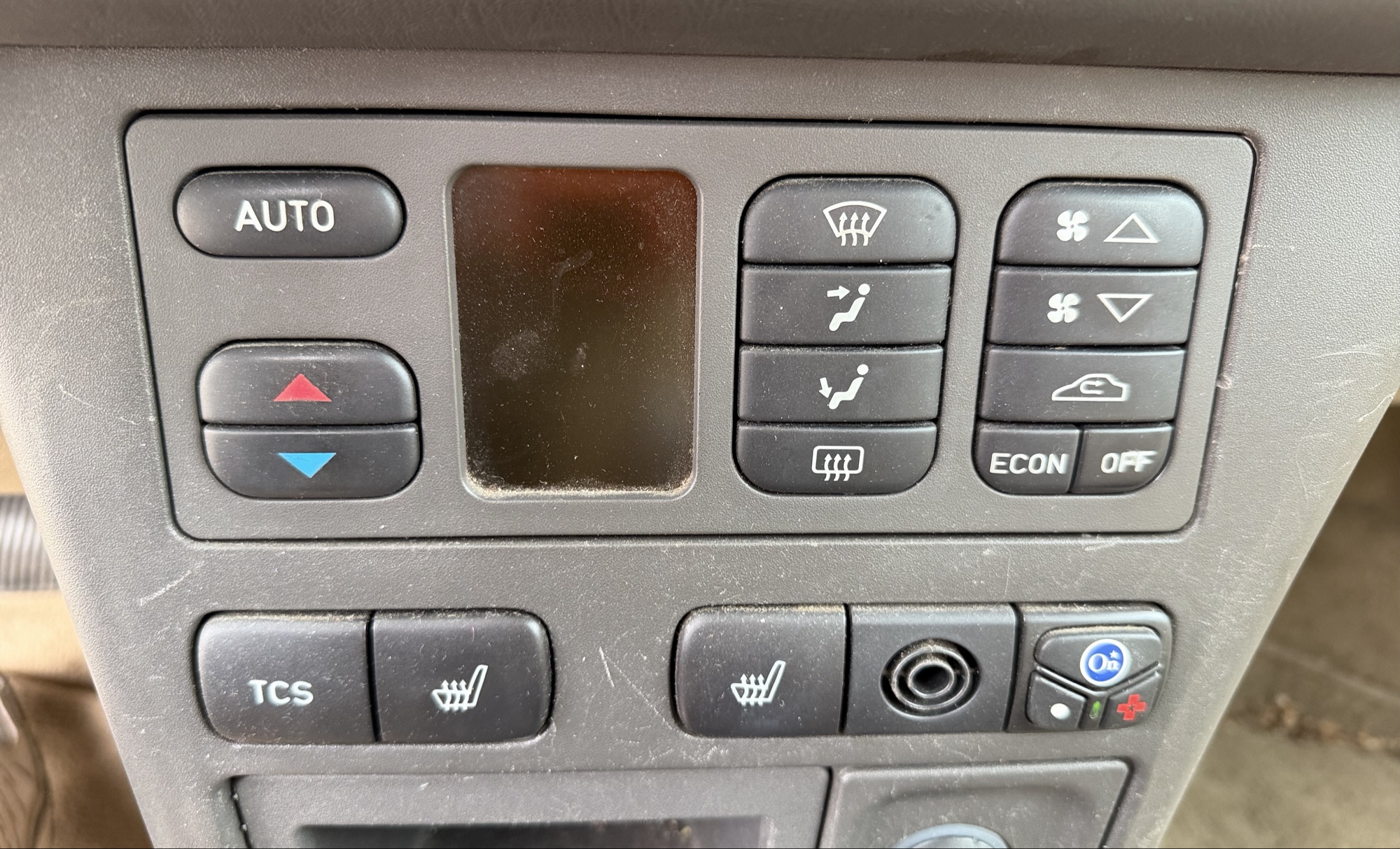 2002 saab 9-3 se-5-door with 195857 miles for sale near elk-river, minnesota 106339_40_climate_control.jpg