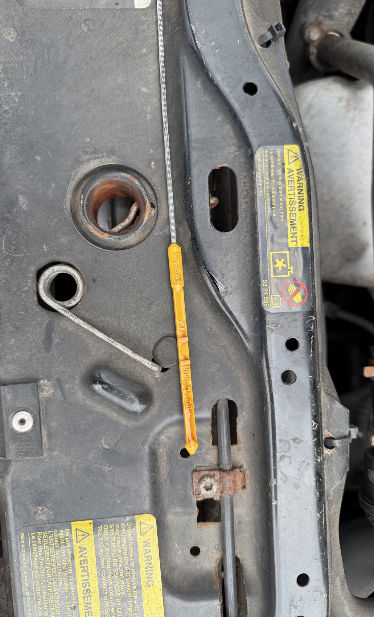 2002 saab 9-3 se-5-door with 195857 miles for sale near elk-river, minnesota 106339_50_oil_dipstick.jpg