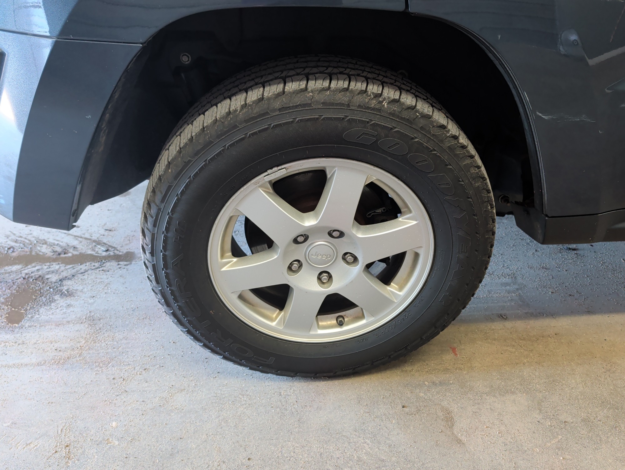 2008 jeep grand-cherokee laredo-4wd with 85427 miles for sale near elk-river, minnesota 106340_14_rear_pass_wheel.jpg