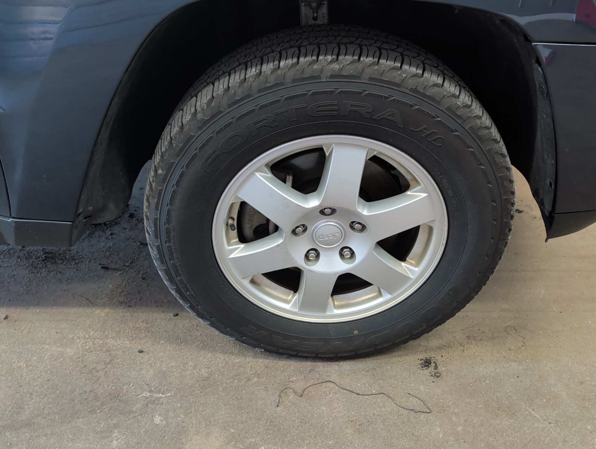 2008 jeep grand-cherokee laredo-4wd with 85427 miles for sale near elk-river, minnesota 106340_15_front_pass_wheel.jpg