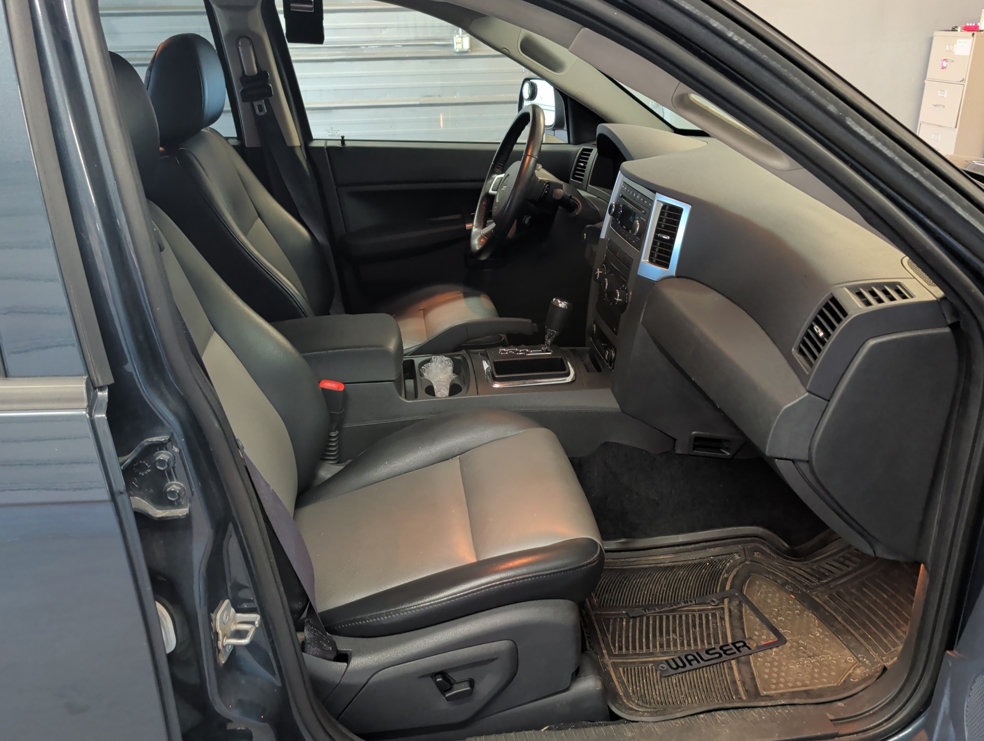 2008 jeep grand-cherokee laredo-4wd with 85427 miles for sale near elk-river, minnesota 106340_31_passenger_seat.jpg