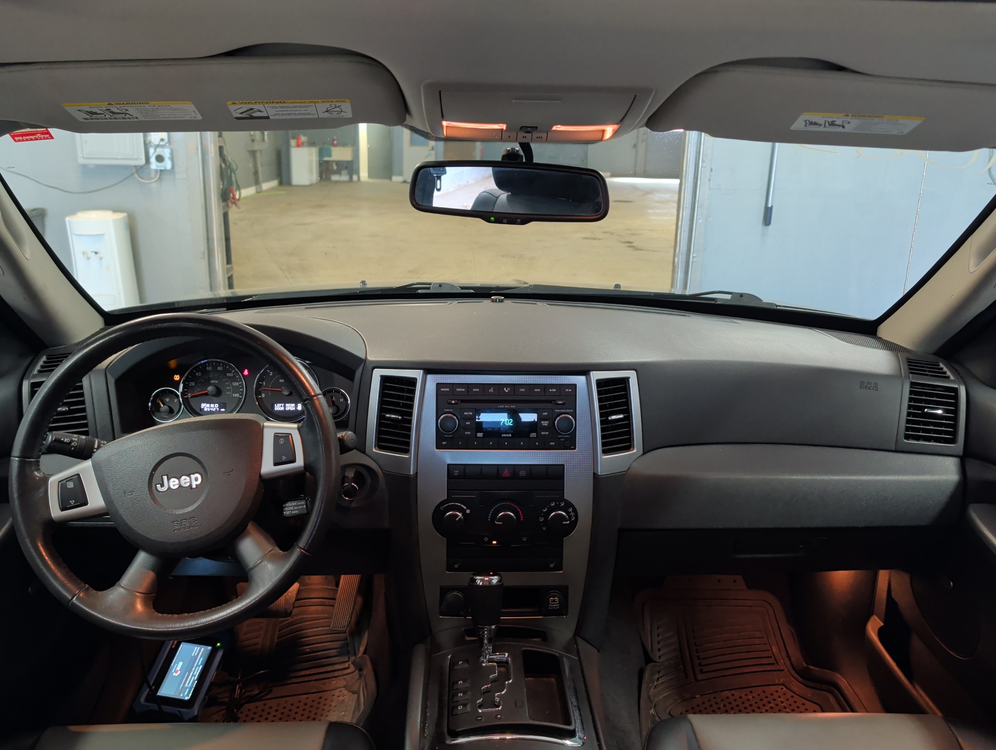 2008 jeep grand-cherokee laredo-4wd with 85427 miles for sale near elk-river, minnesota 106340_34_whole_dash.jpg