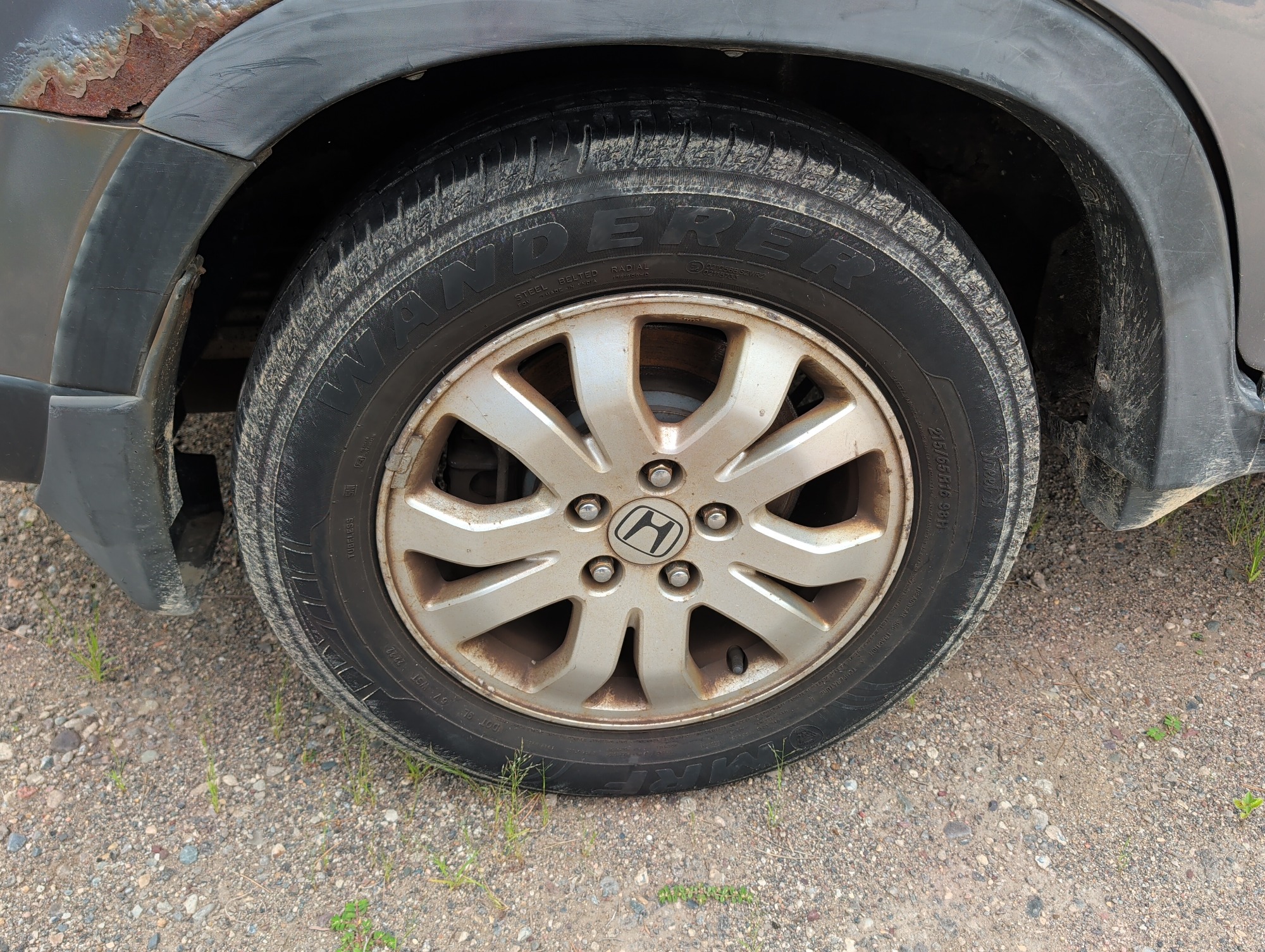 2006 honda cr-v se-4wd-at with 148394 miles for sale near elk-river, minnesota 106341_14_rear_pass_wheel.jpg