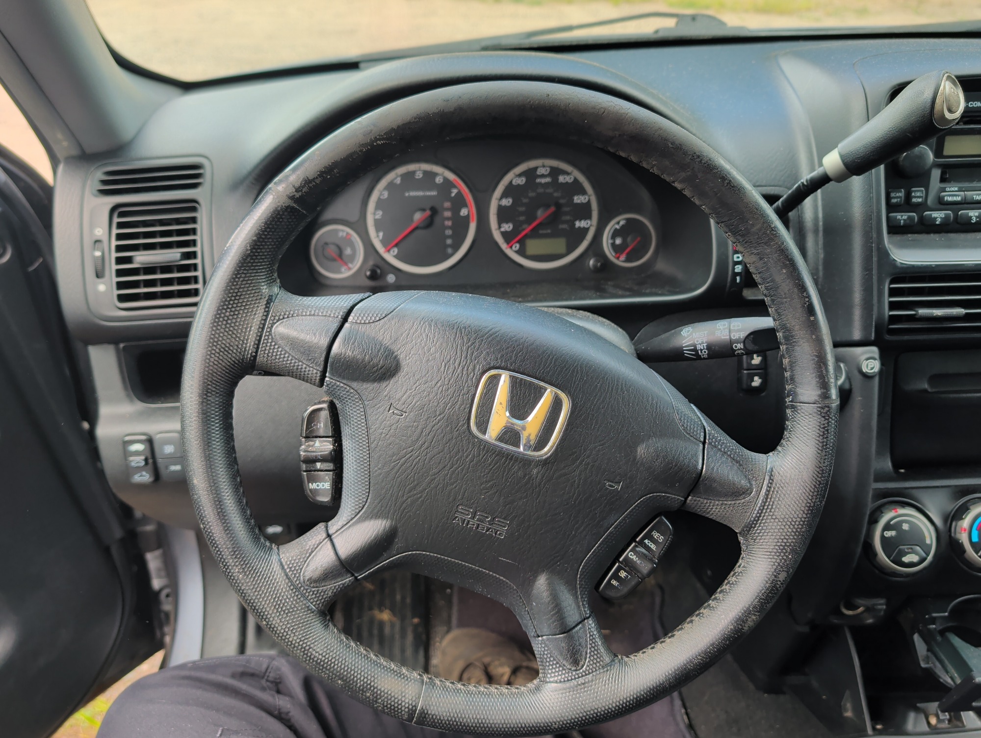 2006 honda cr-v se-4wd-at with 148394 miles for sale near elk-river, minnesota 106341_36_steering_wheel.jpg