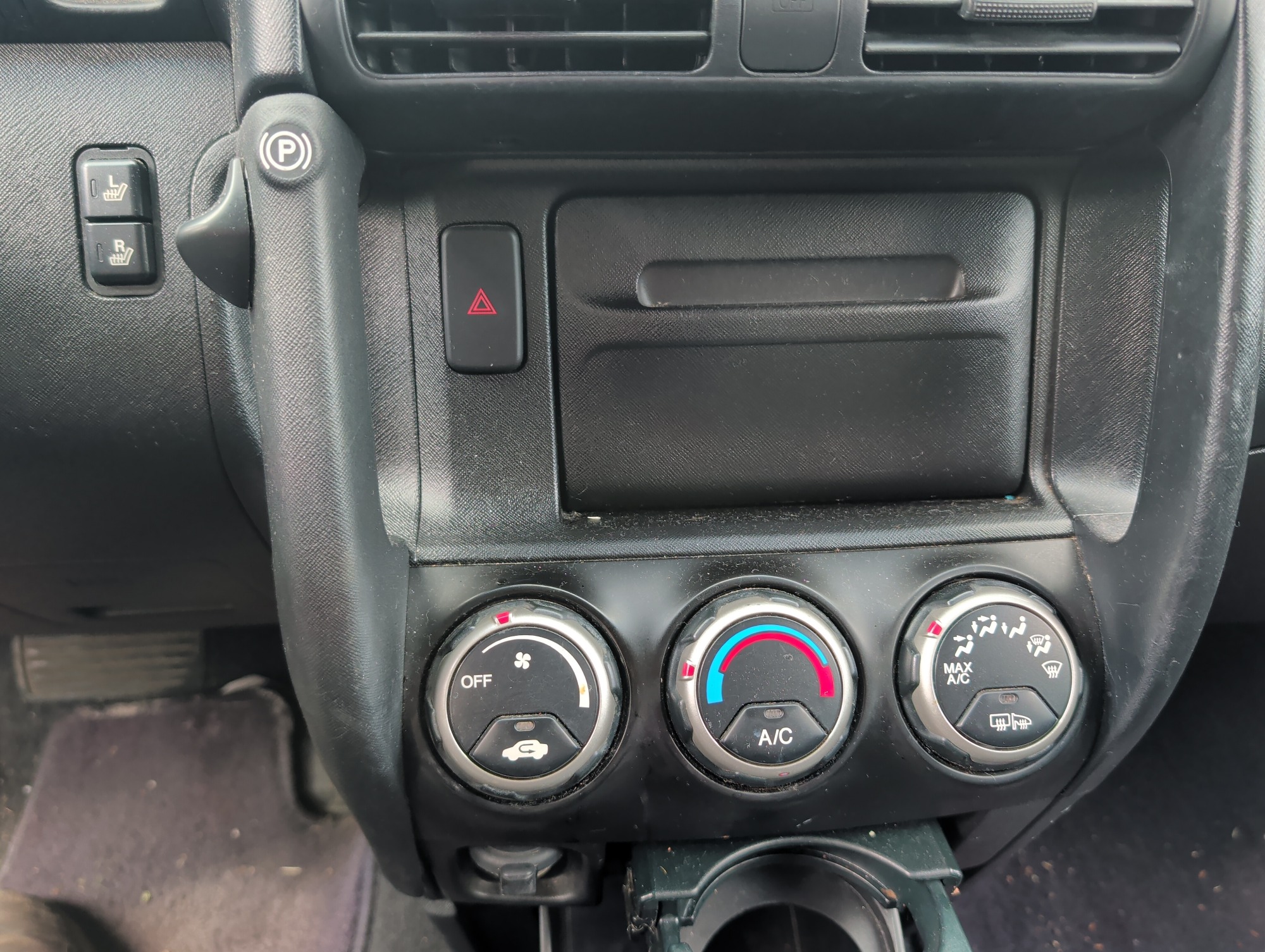 2006 honda cr-v se-4wd-at with 148394 miles for sale near elk-river, minnesota 106341_40_climate_control.jpg