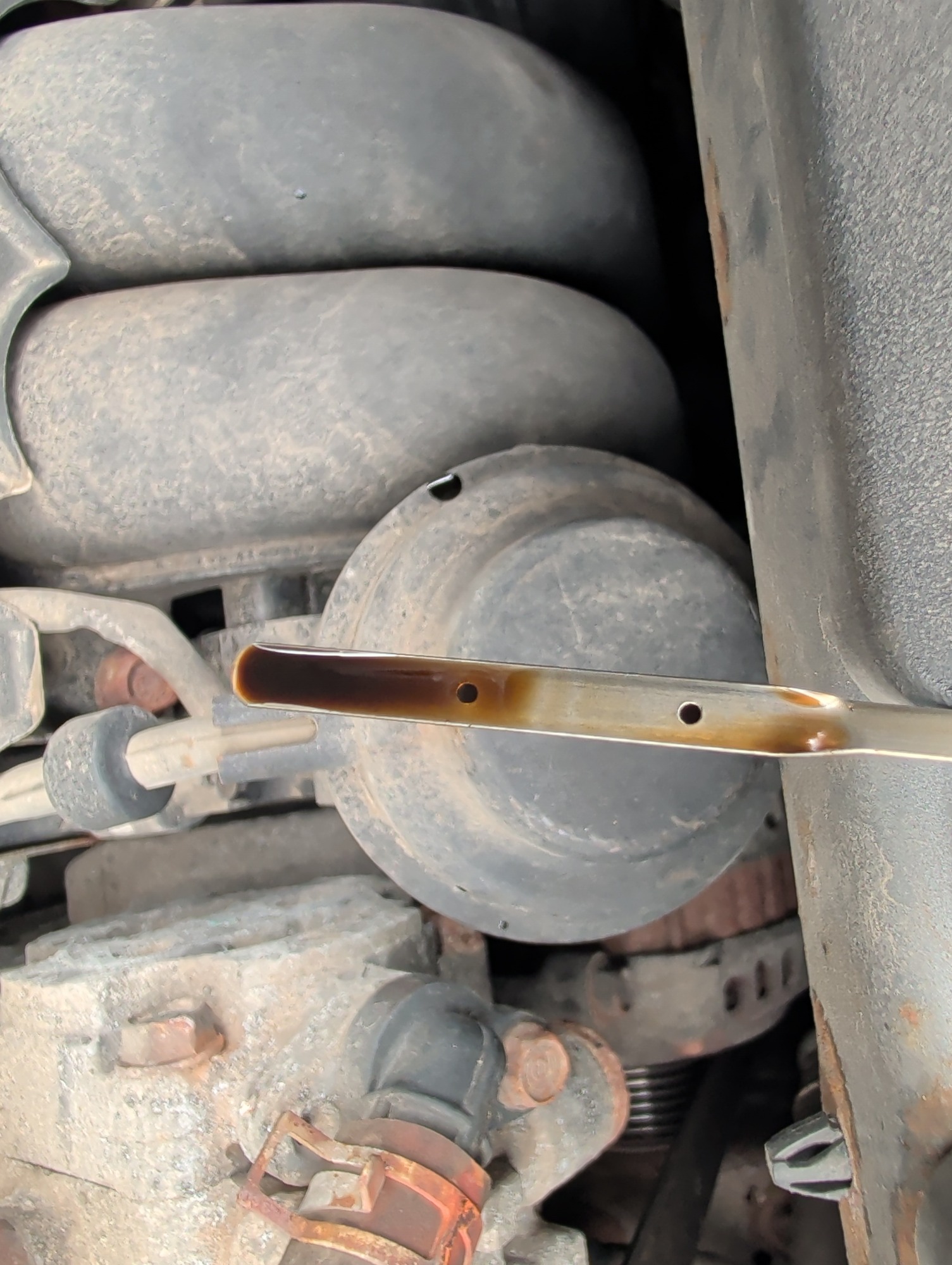 2006 honda cr-v se-4wd-at with 148394 miles for sale near elk-river, minnesota 106341_50_oil_dipstick.jpg
