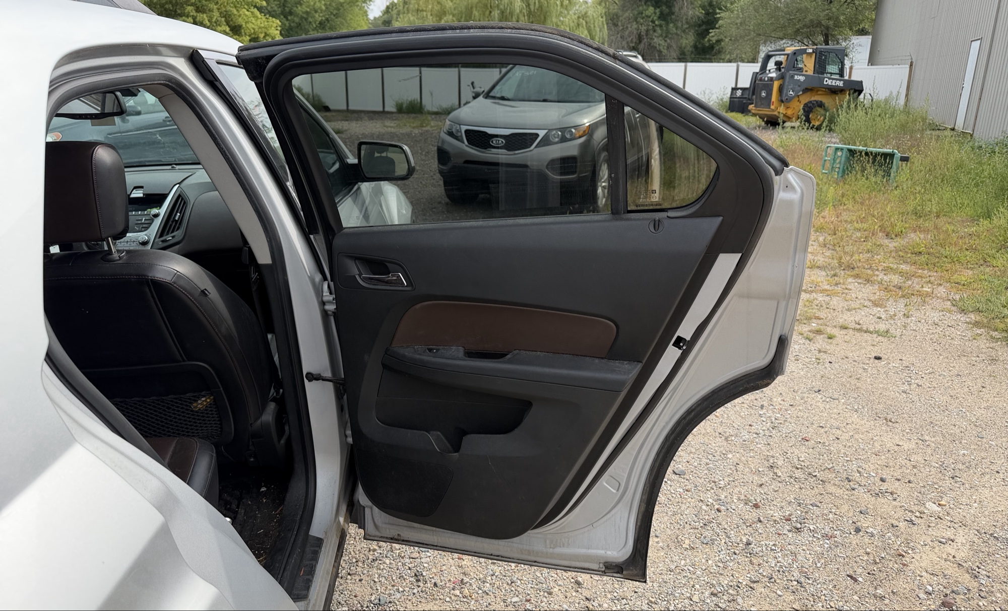 2011 chevrolet equinox 2lt-awd with 116552 miles for sale near elk-river, minnesota 106342_30_pass_rear_door_panel.jpg
