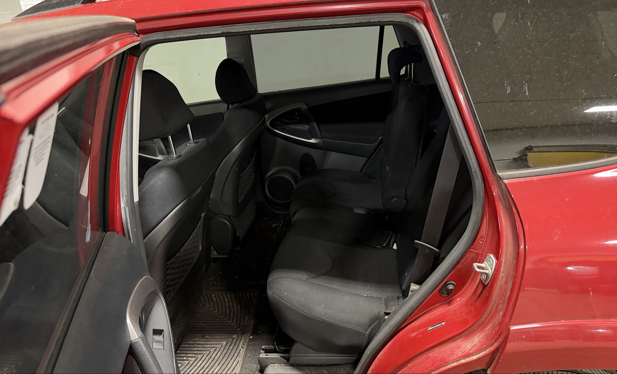2007 toyota rav4 sport-i4-4wd with 155480 miles for sale near elk-river, minnesota 106343_24_drv_rear_seat.jpg