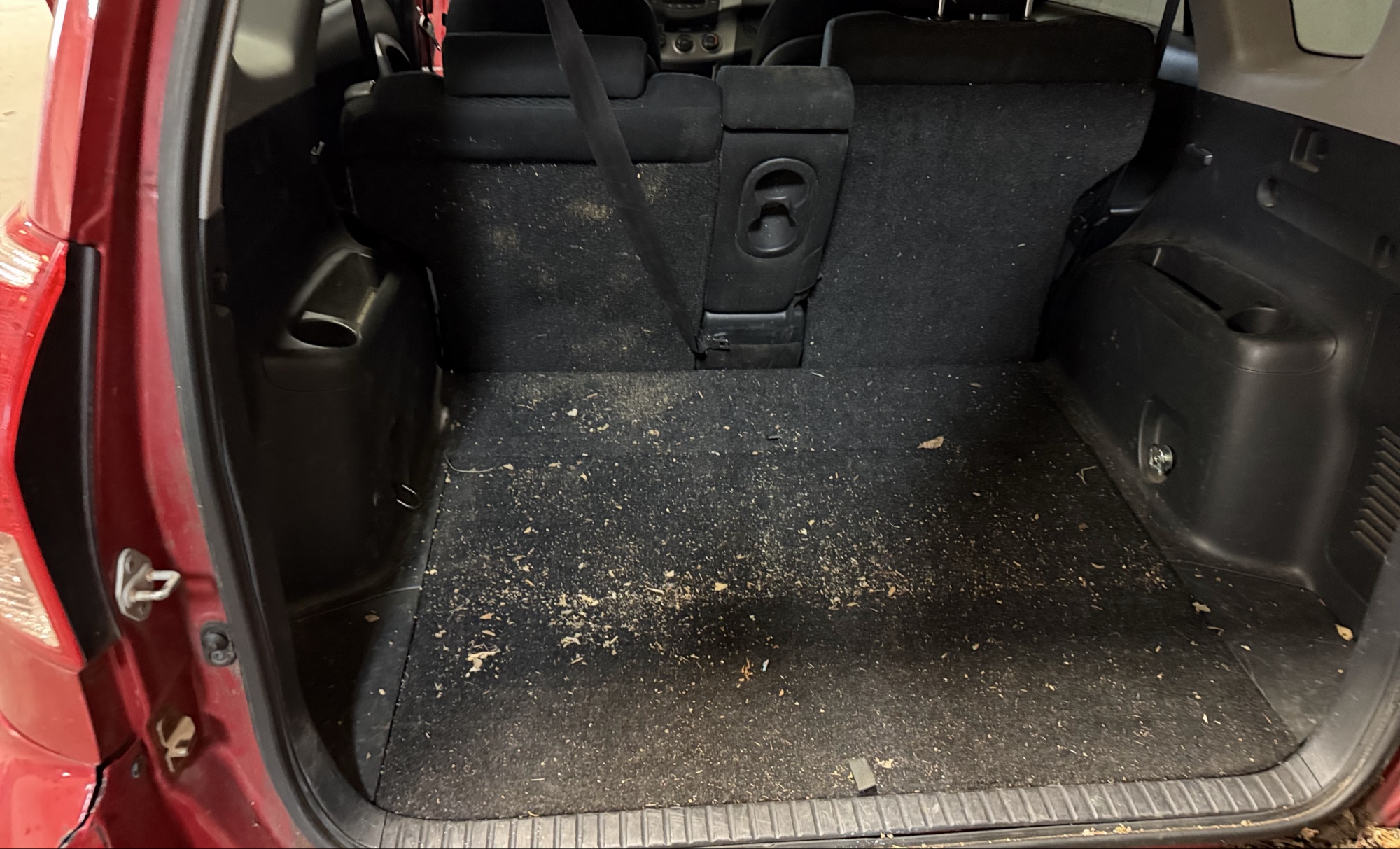 2007 toyota rav4 sport-i4-4wd with 155480 miles for sale near elk-river, minnesota 106343_26_trunk.jpg