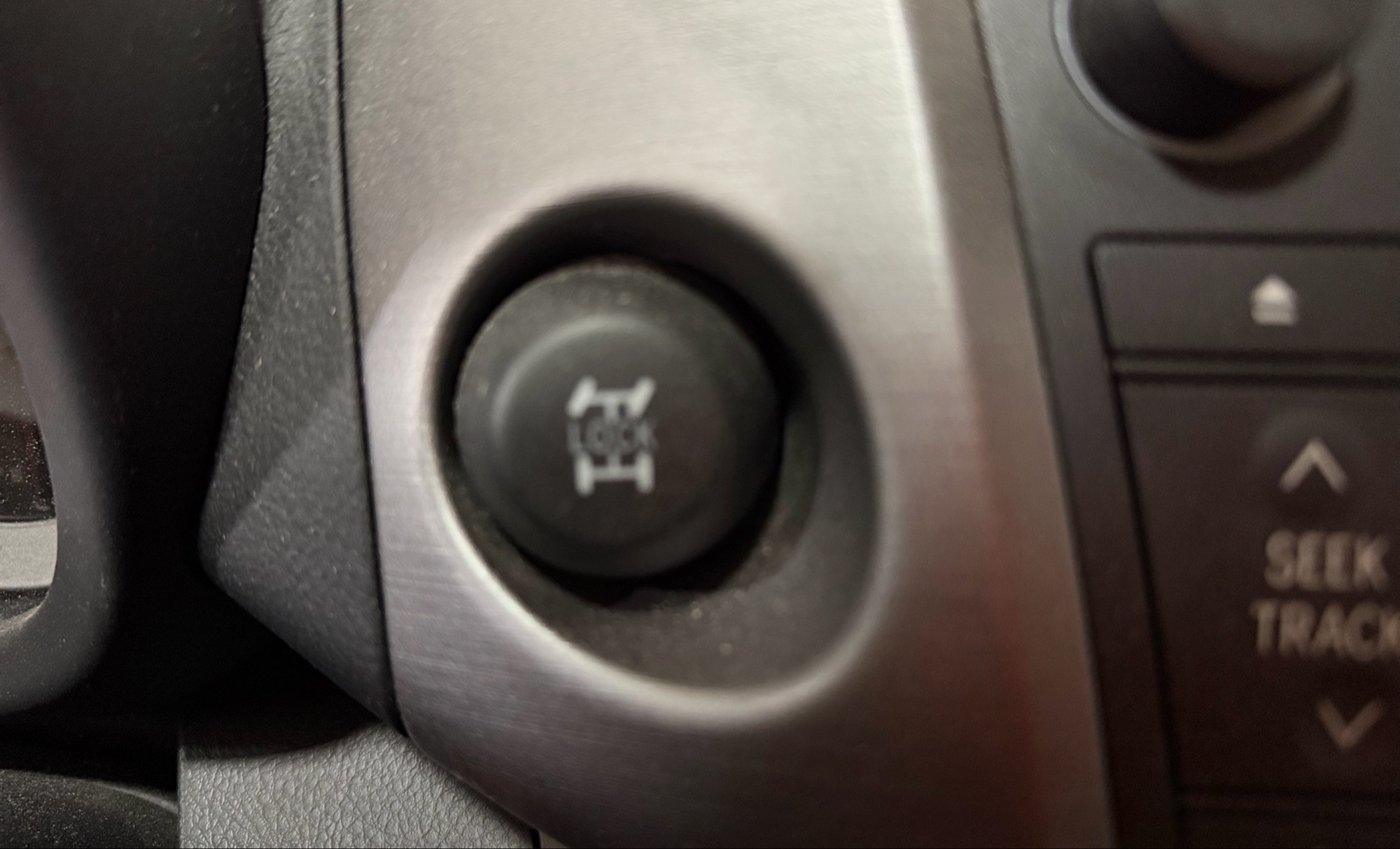 2007 toyota rav4 sport-i4-4wd with 155480 miles for sale near elk-river, minnesota 106343_38_4x4_switch.jpg