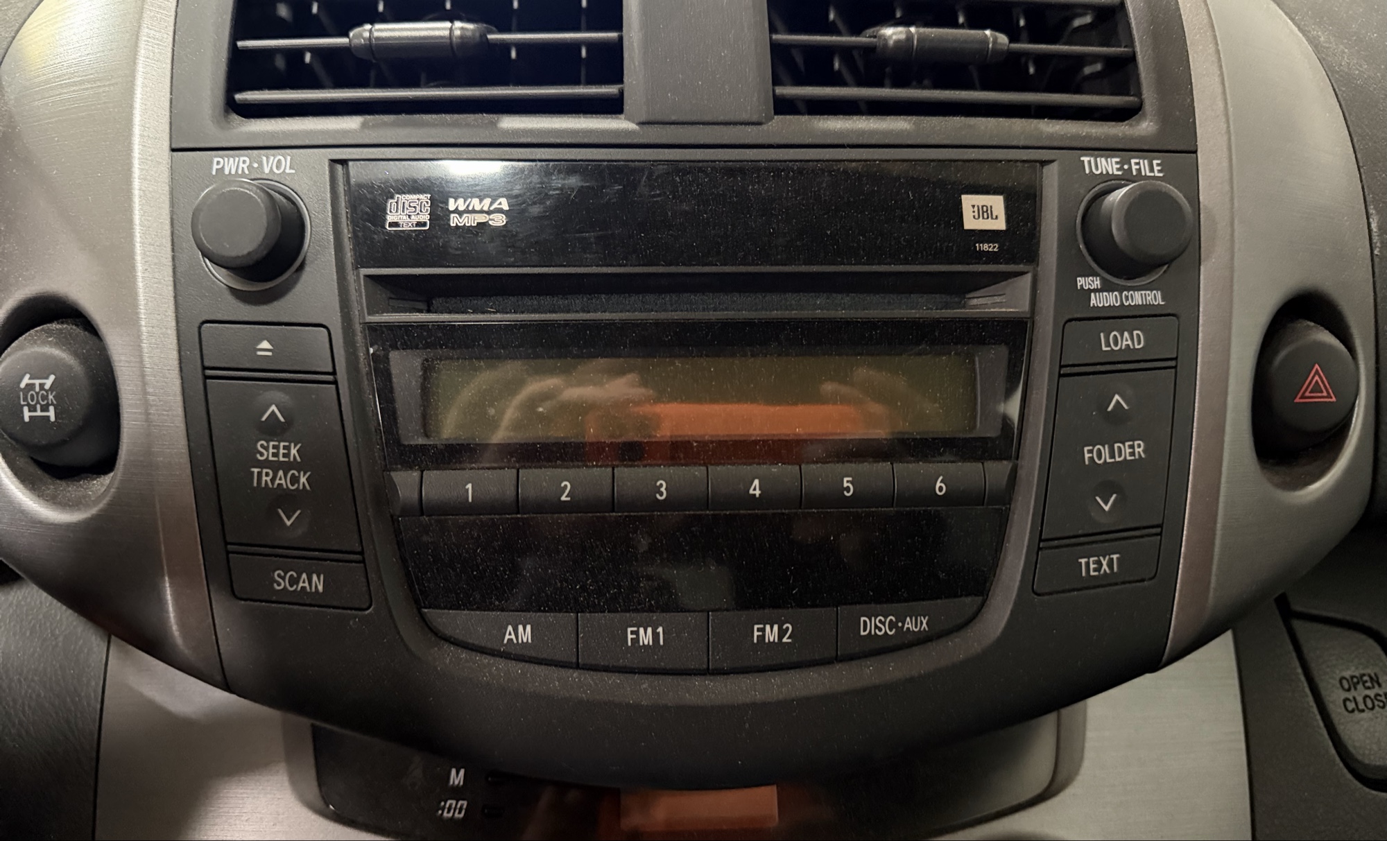 2007 toyota rav4 sport-i4-4wd with 155480 miles for sale near elk-river, minnesota 106343_39_radio_closeup.jpg