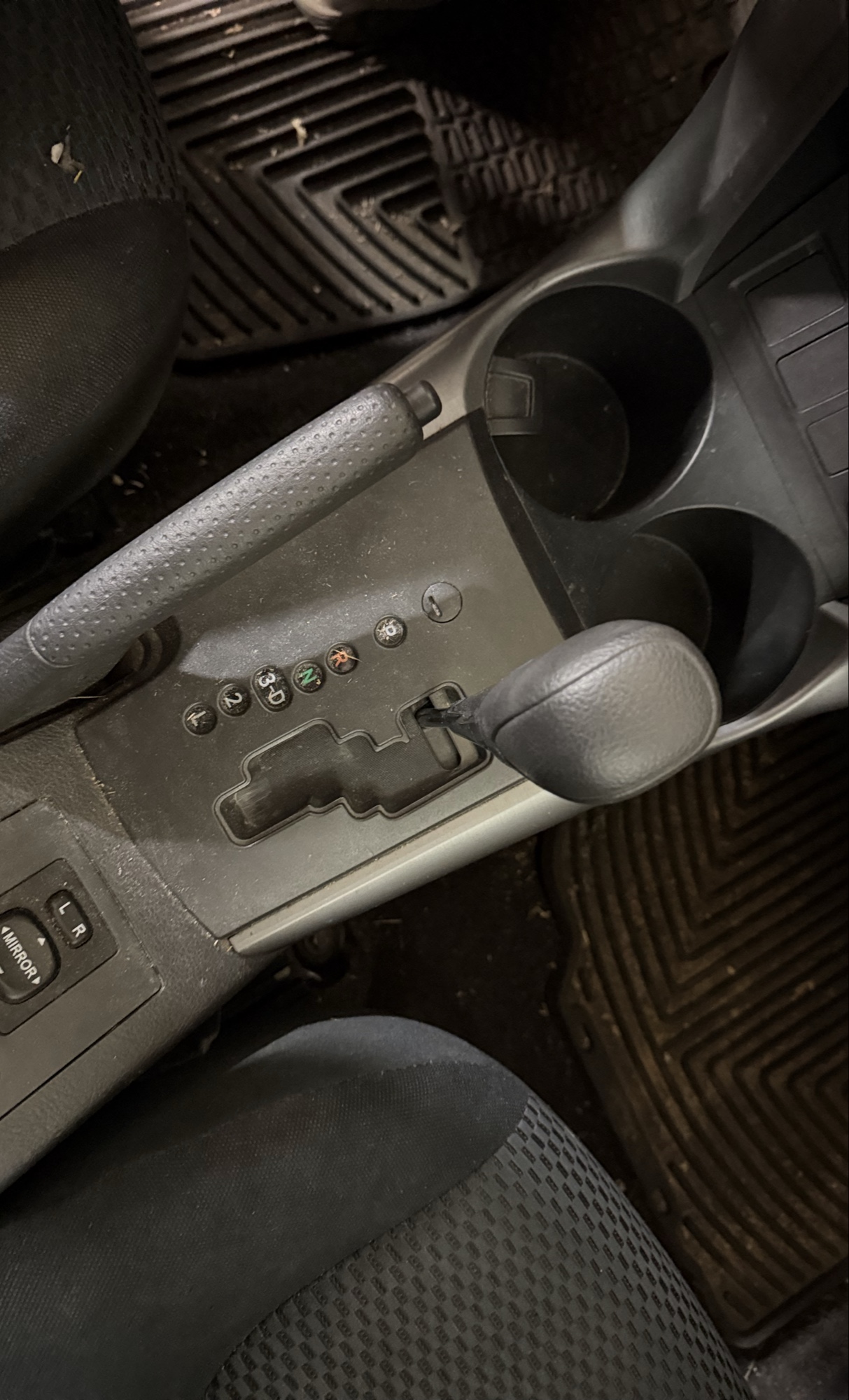 2007 toyota rav4 sport-i4-4wd with 155480 miles for sale near elk-river, minnesota 106343_41_shifter.jpg