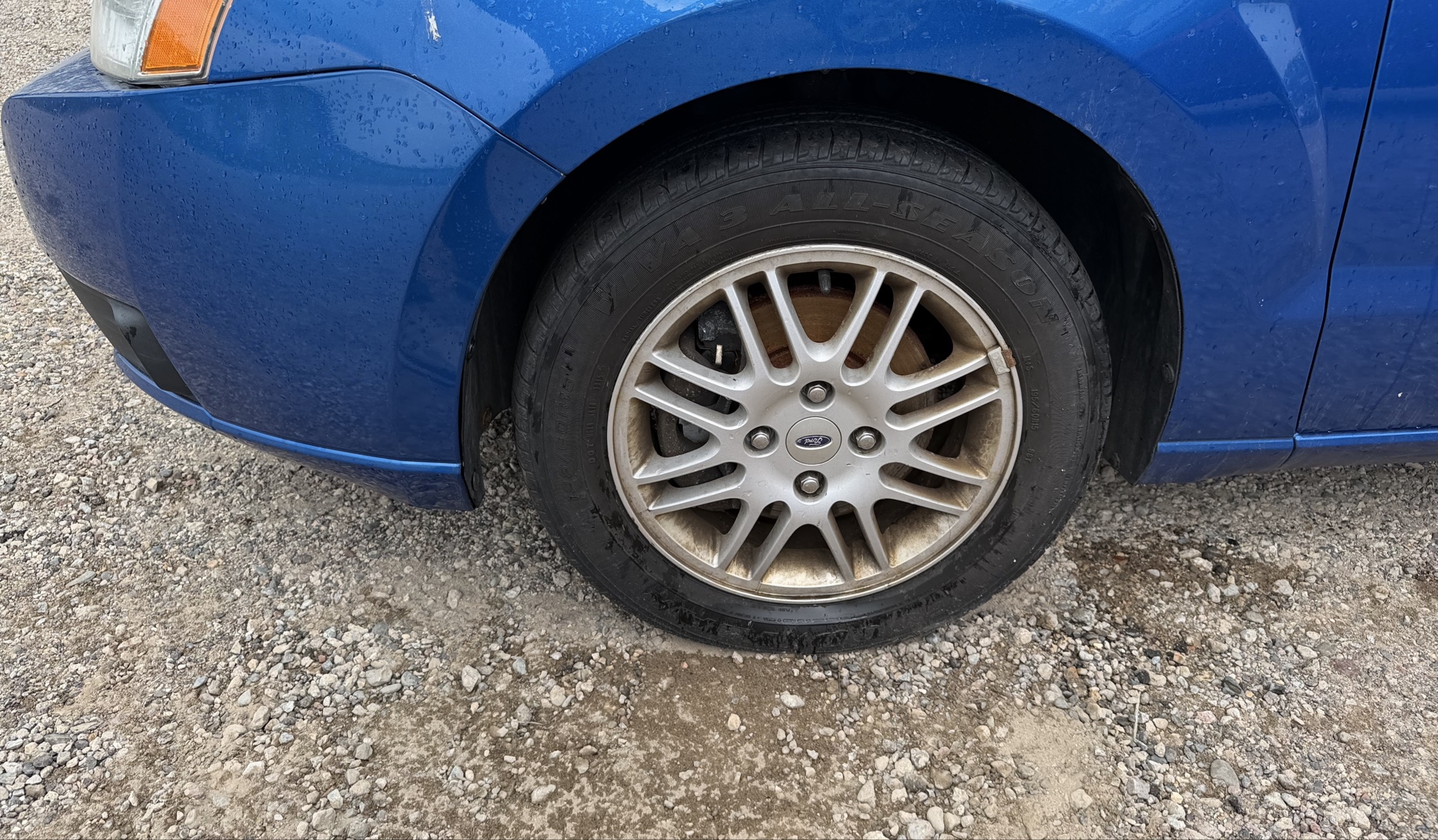 2010 ford focus se-sedan with 110880 miles for sale near elk-river, minnesota 106344_12_drv_front_wheel.jpg