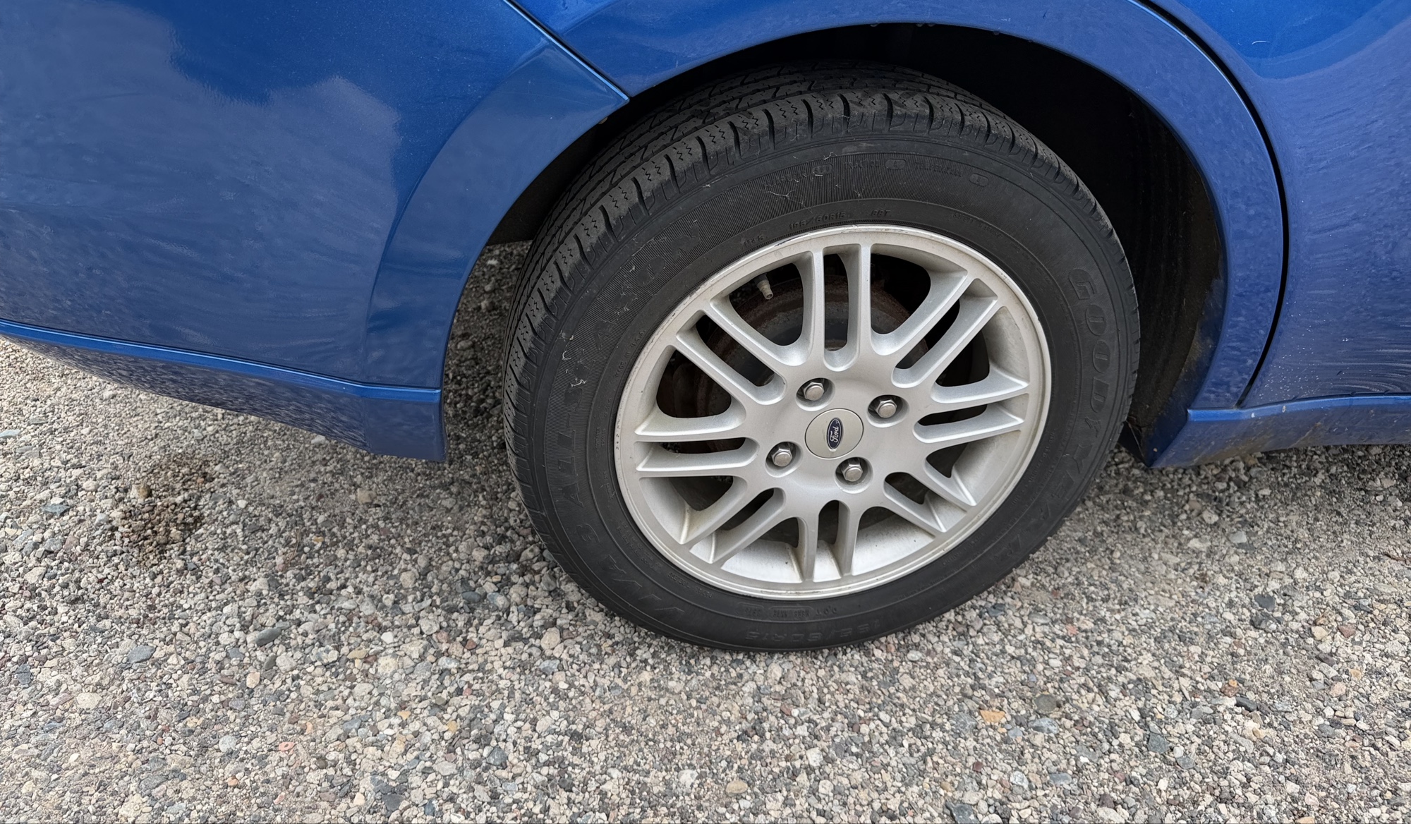 2010 ford focus se-sedan with 110880 miles for sale near elk-river, minnesota 106344_14_rear_pass_wheel.jpg