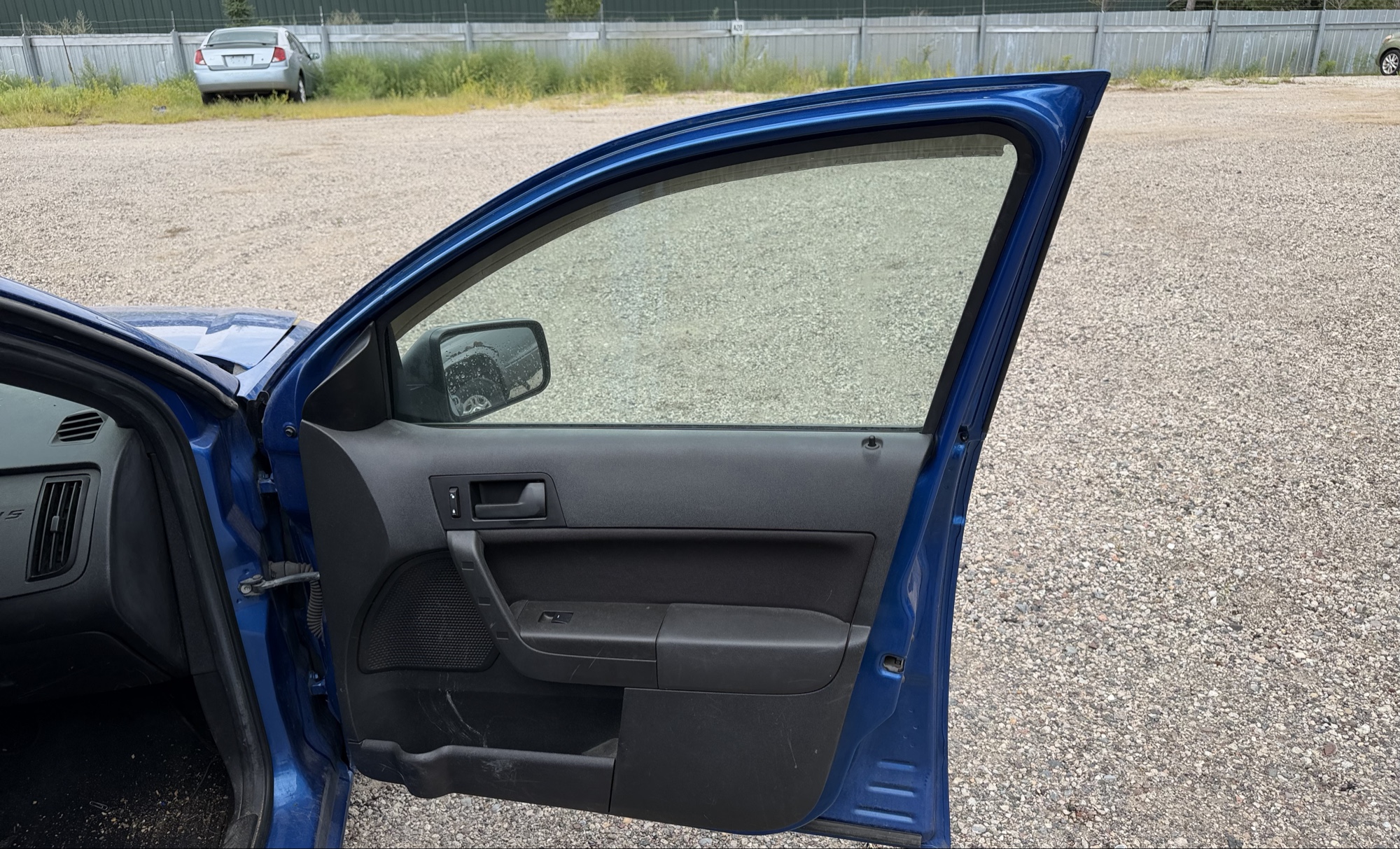 2010 ford focus se-sedan with 110880 miles for sale near elk-river, minnesota 106344_32_passenger_door_panel.jpg