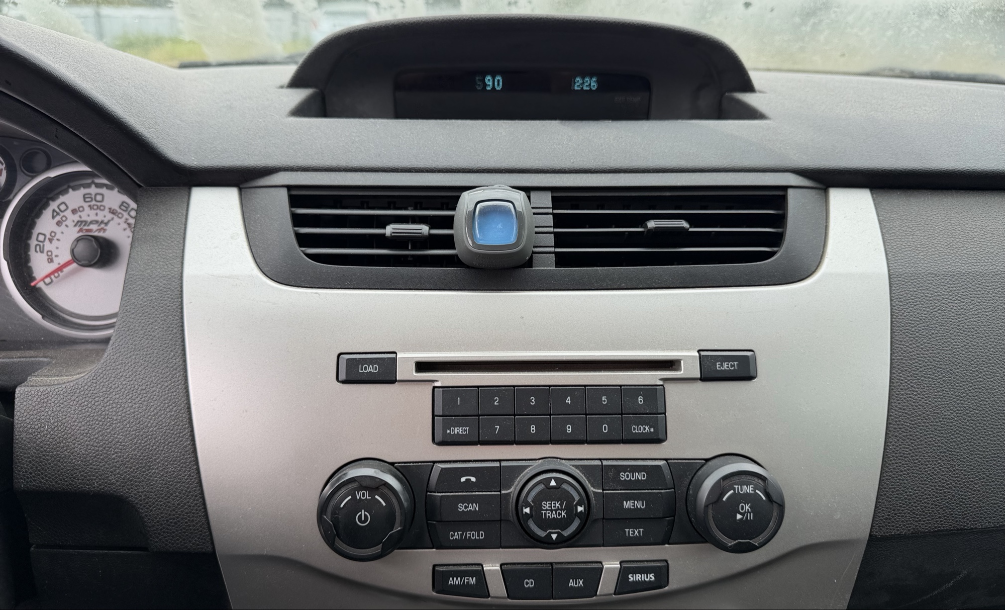 2010 ford focus se-sedan with 110880 miles for sale near elk-river, minnesota 106344_39_radio_closeup.jpg