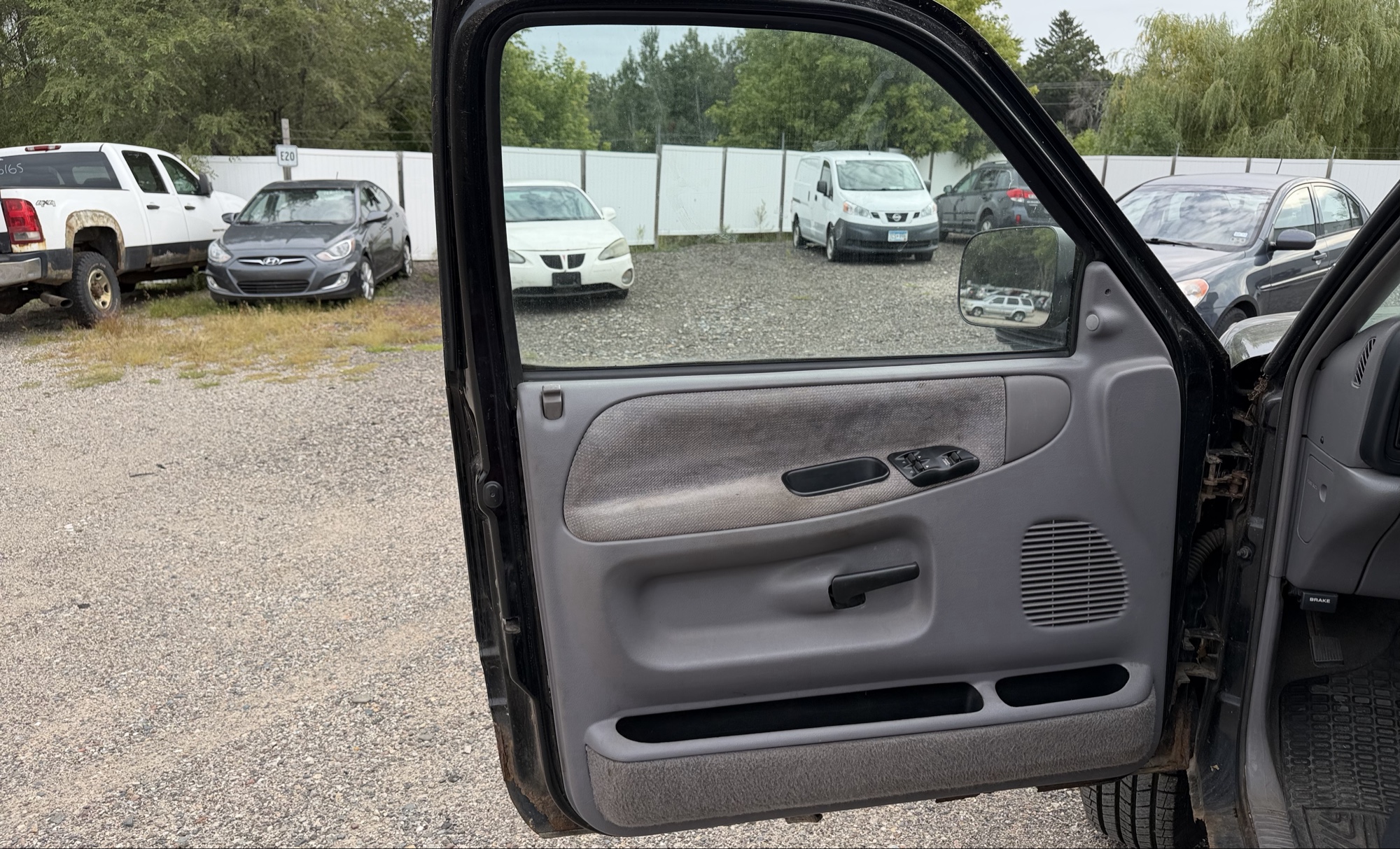 1996 dodge ram-2500 ld-reg.-cab-8-ft.-bed-4wd with 117423 miles for sale near elk-river, minnesota 106345_23_driver_door_panel.jpg
