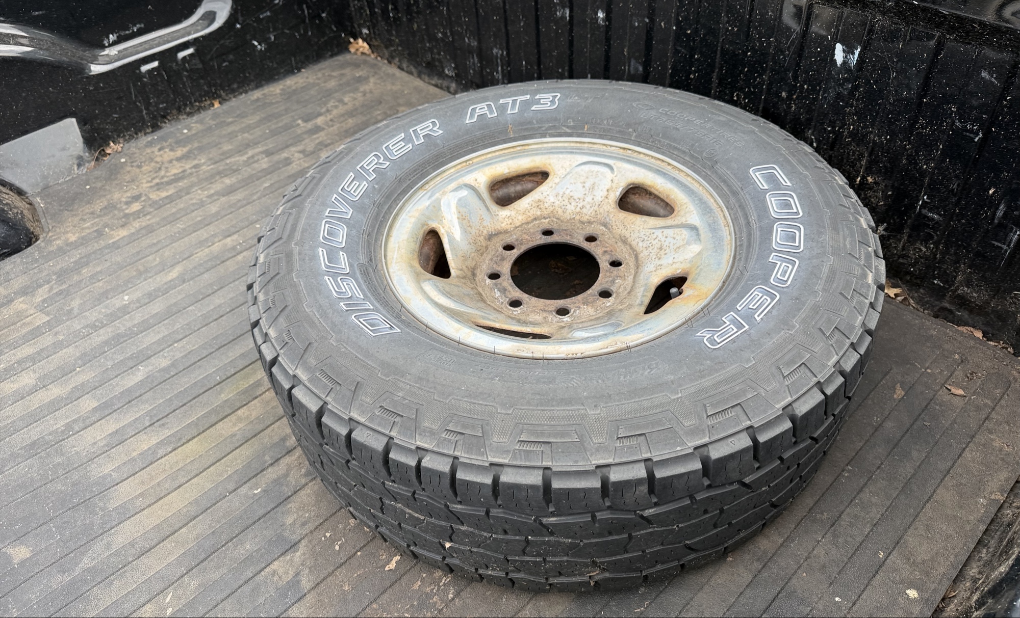 1996 dodge ram-2500 ld-reg.-cab-8-ft.-bed-4wd with 117423 miles for sale near elk-river, minnesota 106345_27_spare_tire.jpg