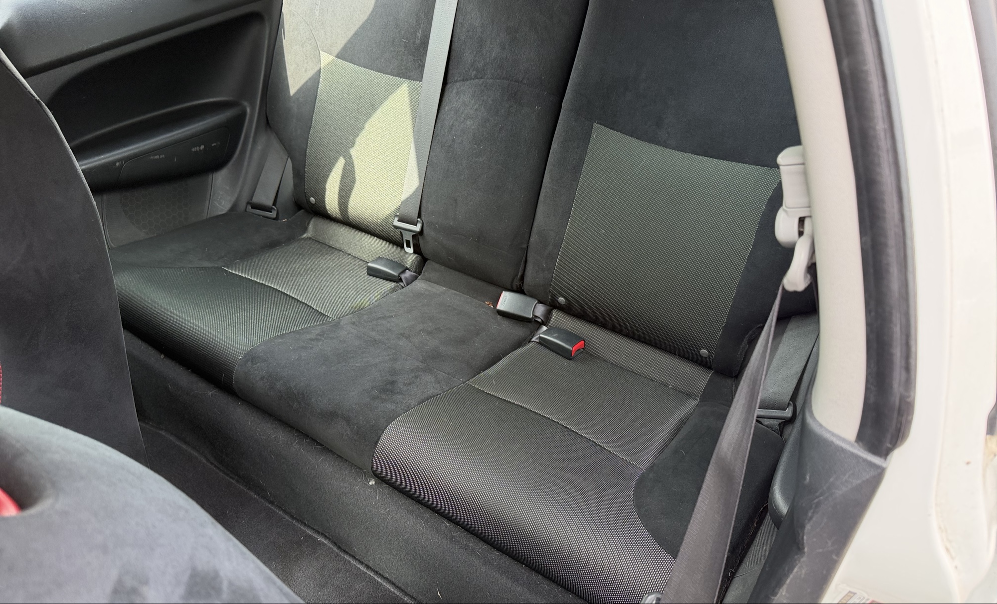 2004 honda civic si with 213892 miles for sale near elk-river, minnesota 106347_24_drv_rear_seat.jpg