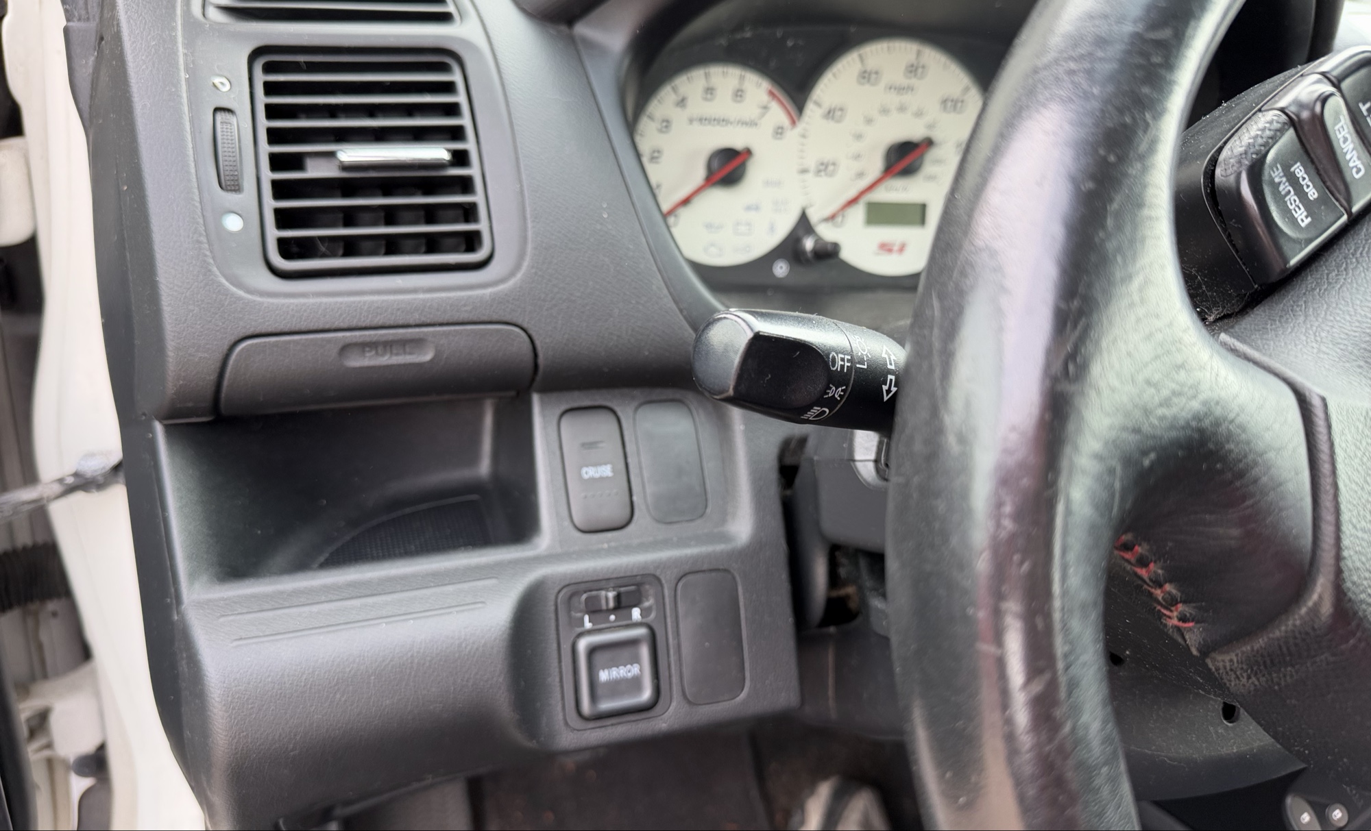 2004 honda civic si with 213892 miles for sale near elk-river, minnesota 106347_37_left_of_steering_wheel.jpg