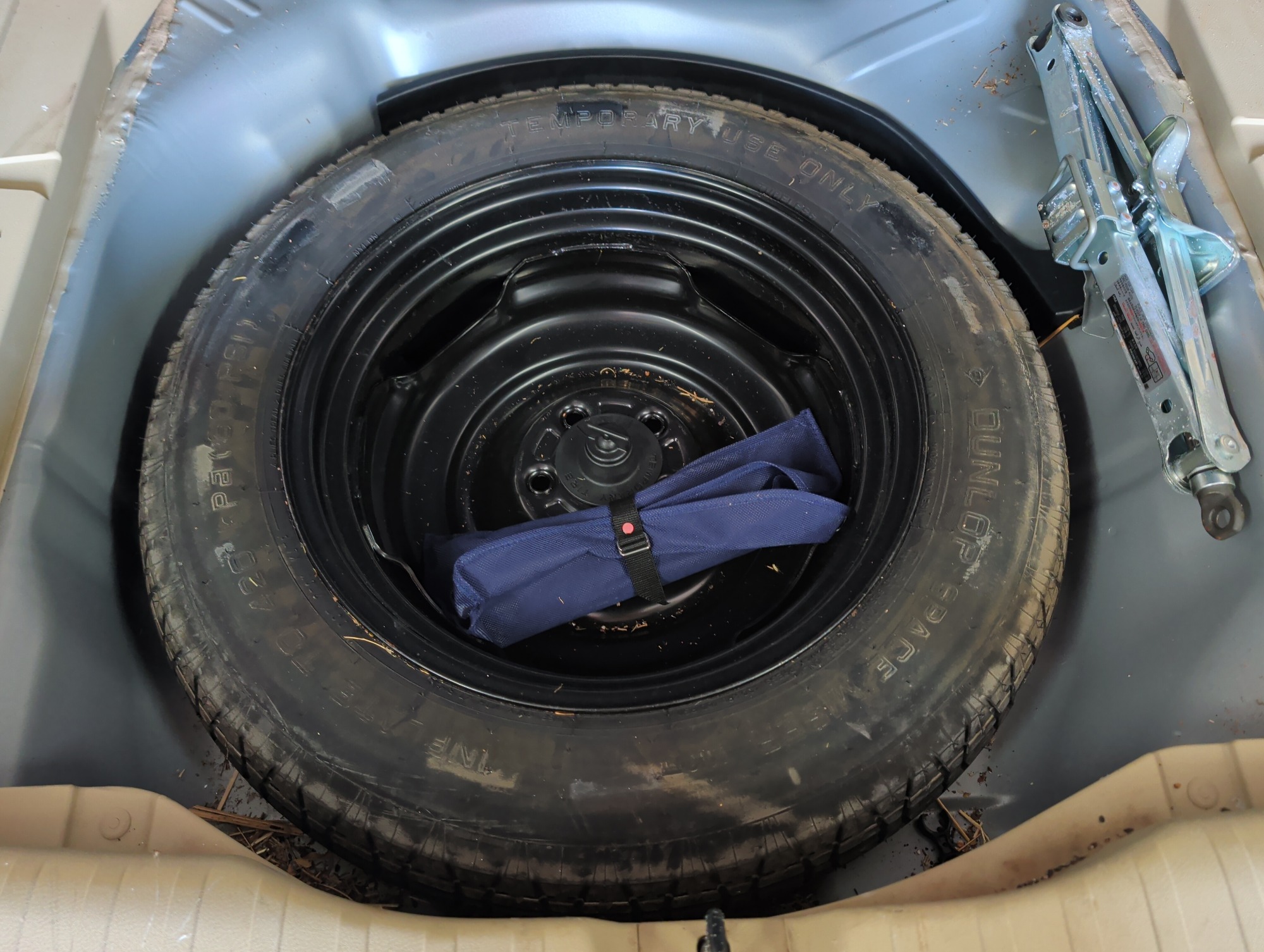 2008 honda cr-v ex-l-4wd-at with 186691 miles for sale near elk-river, minnesota 106348_27_spare_tire.jpg