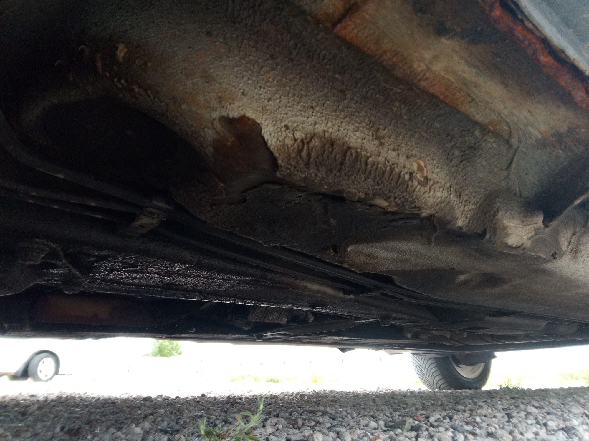 2004 volkswagen passat gls with 189333 miles for sale near elk-river, minnesota 106349_17_undercar_drv_side.jpg