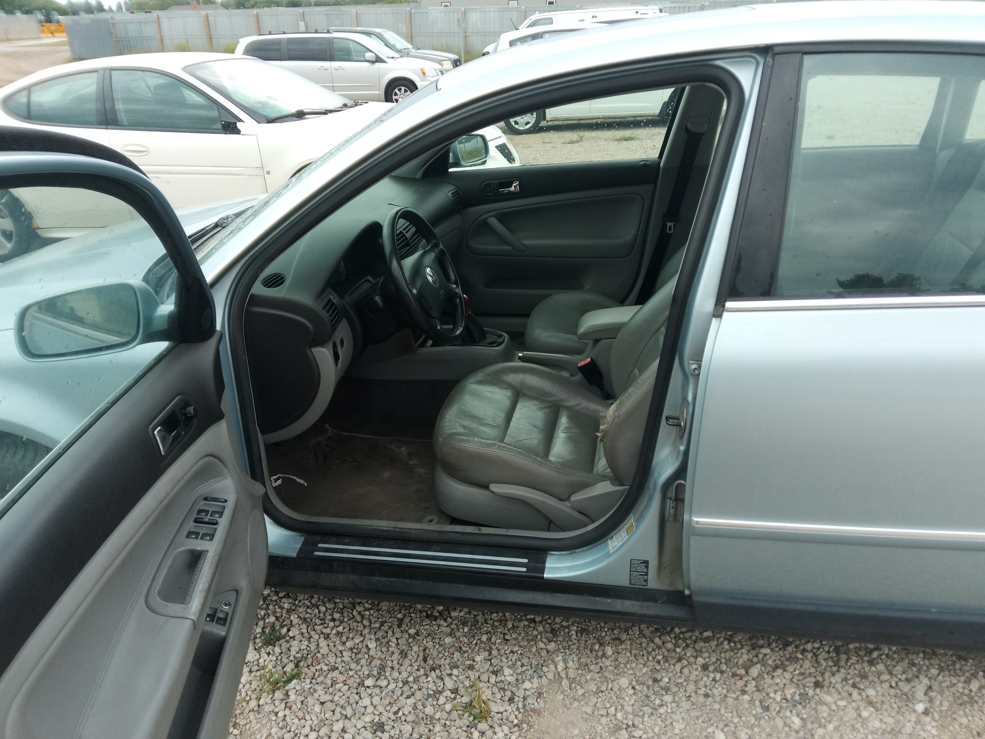 2004 volkswagen passat gls with 189333 miles for sale near elk-river, minnesota 106349_22_driver_seat.jpg