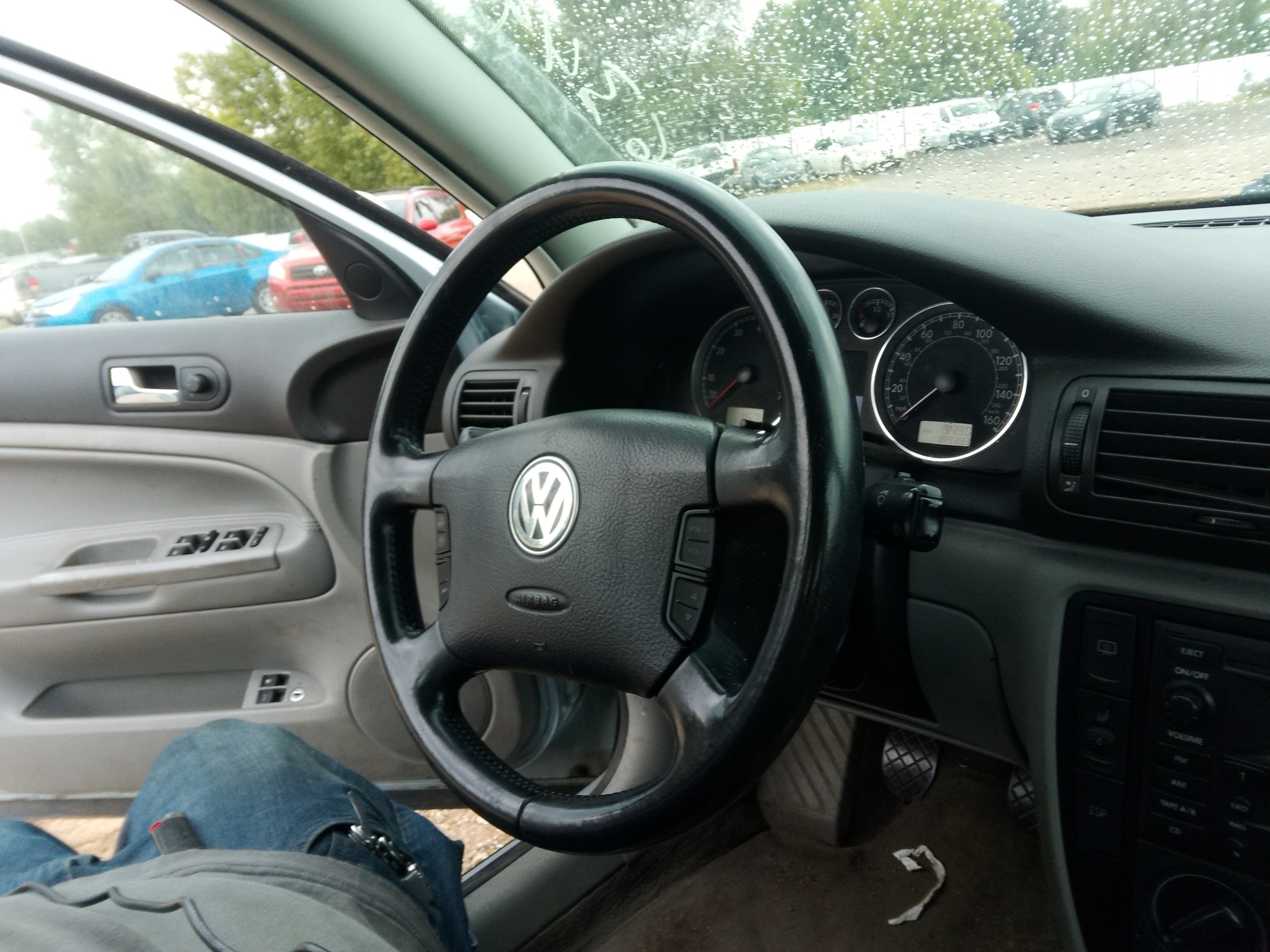 2004 volkswagen passat gls with 189333 miles for sale near elk-river, minnesota 106349_36_steering_wheel.jpg