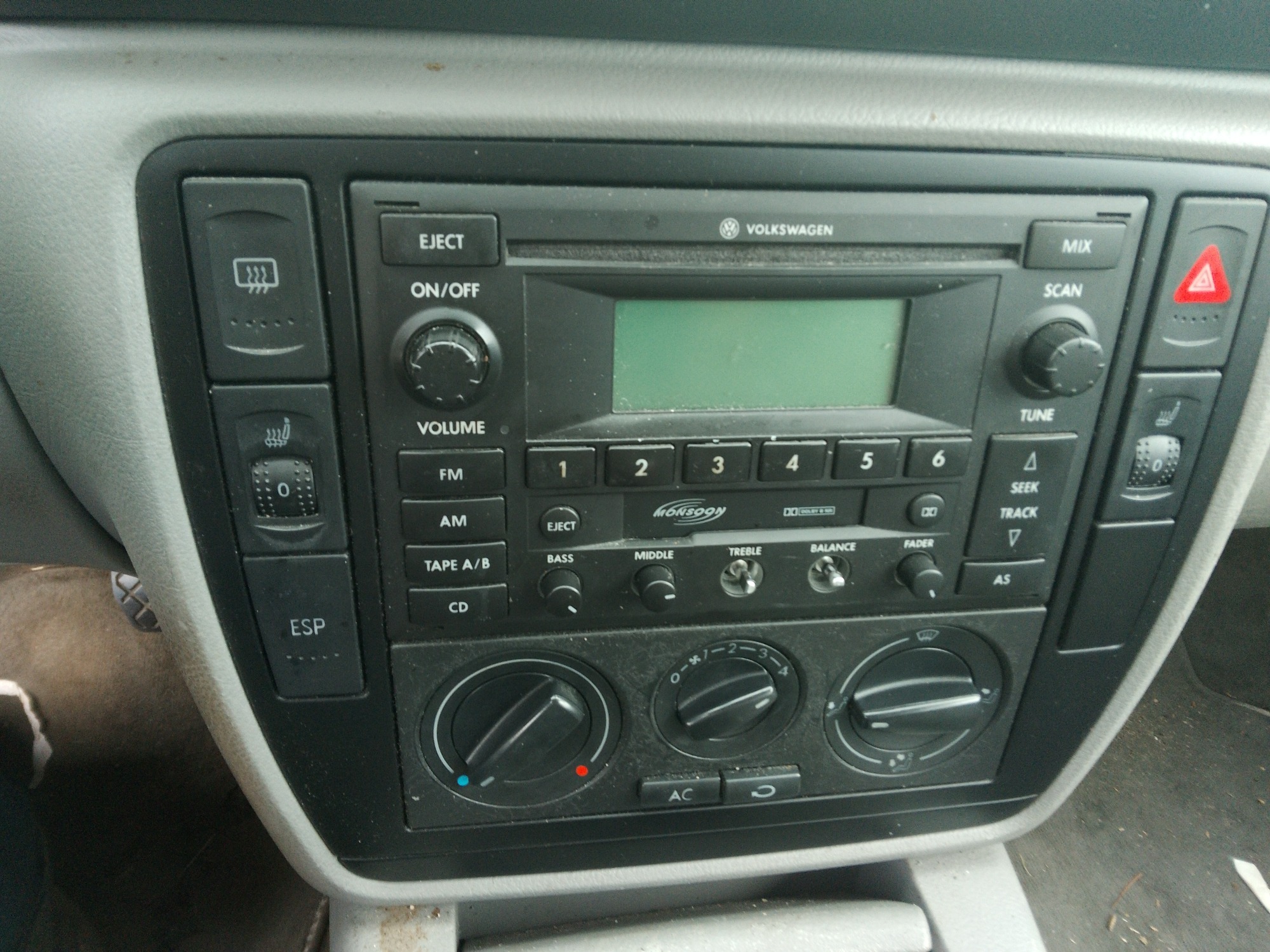 2004 volkswagen passat gls with 189333 miles for sale near elk-river, minnesota 106349_39_radio_closeup.jpg