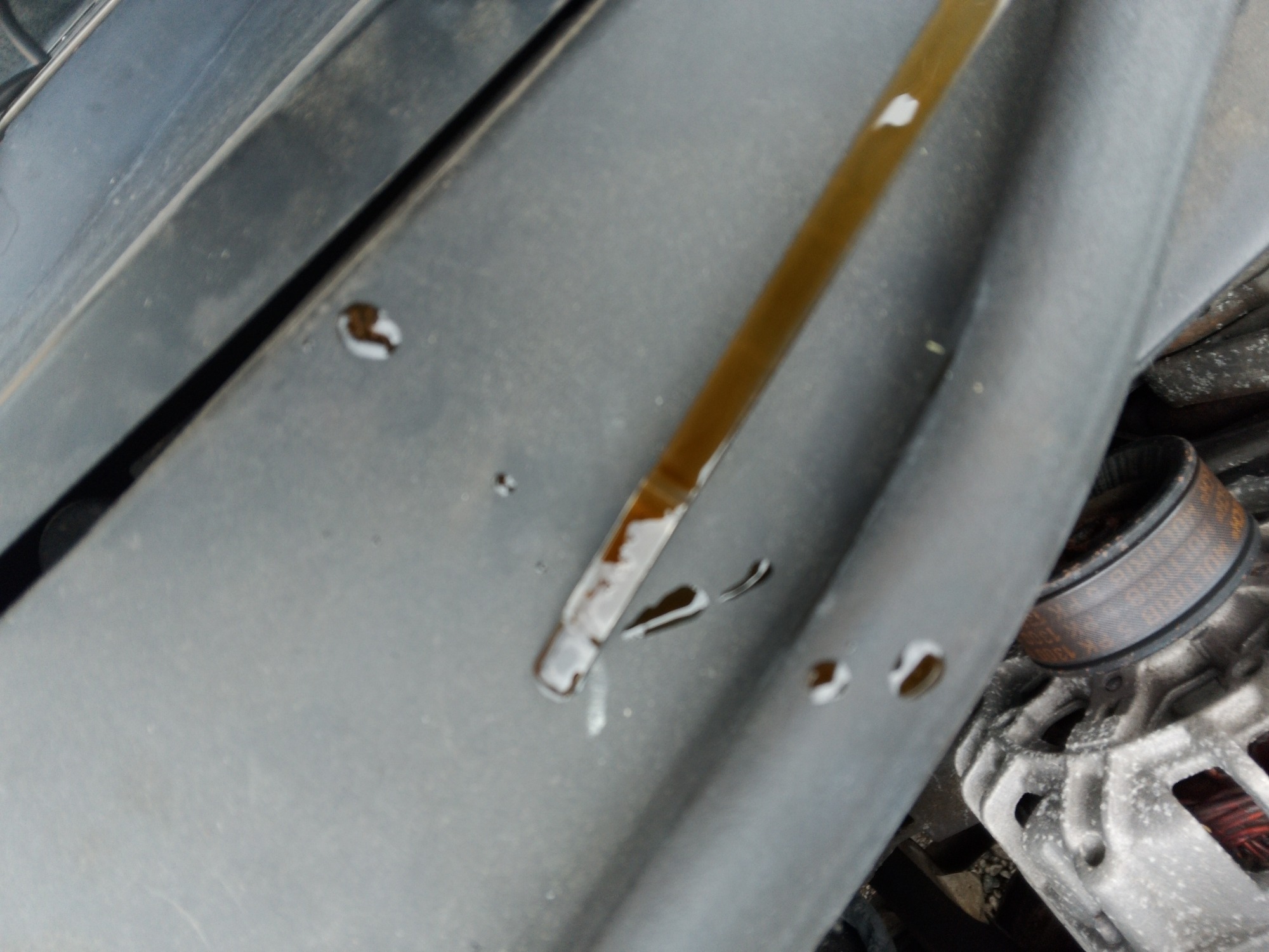 2004 volkswagen passat gls with 189333 miles for sale near elk-river, minnesota 106349_50_oil_dipstick.jpg