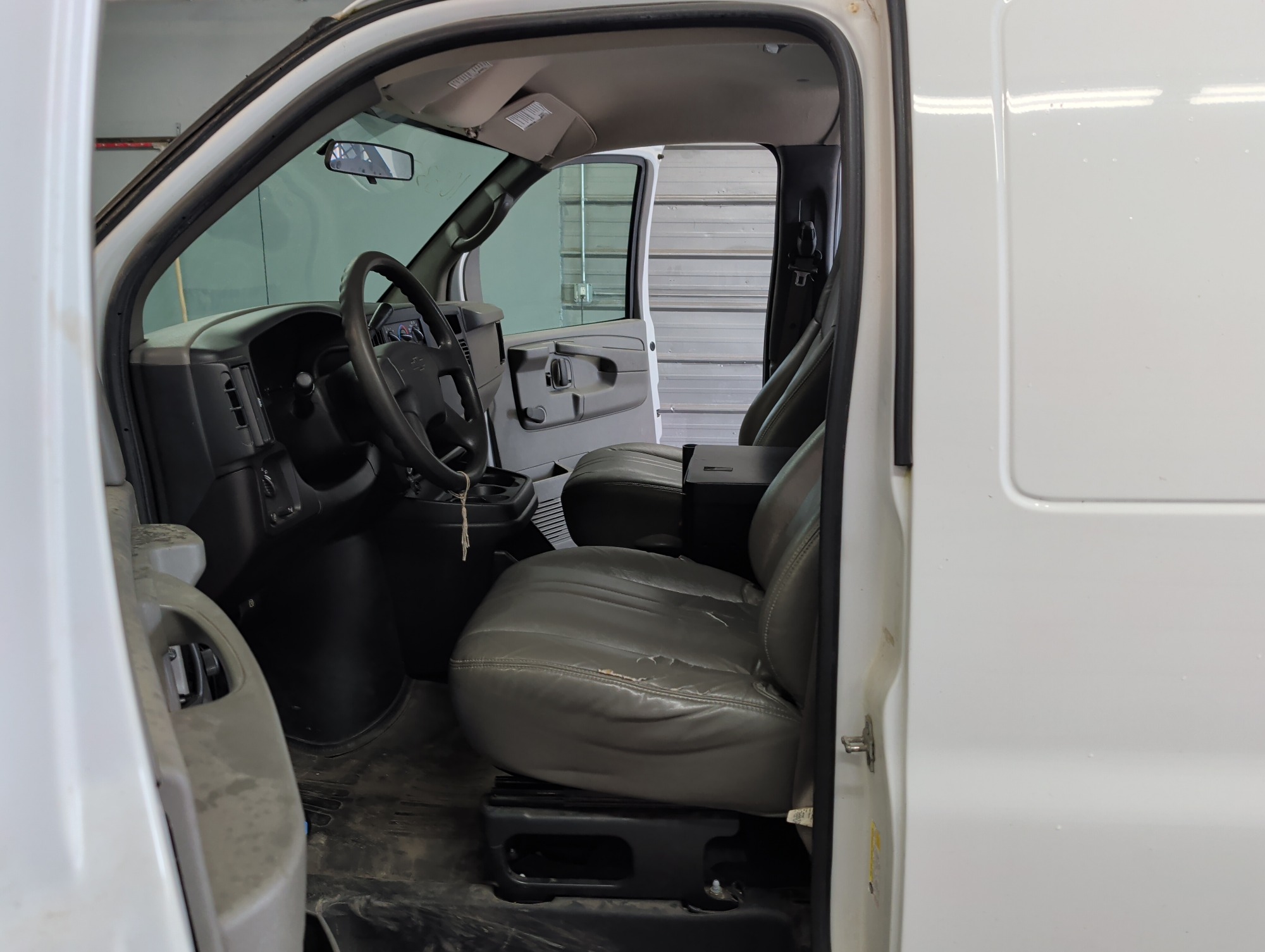 2007 chevrolet express 1500-cargo with 223985 miles for sale near elk-river, minnesota 106350_22_driver_seat.jpg
