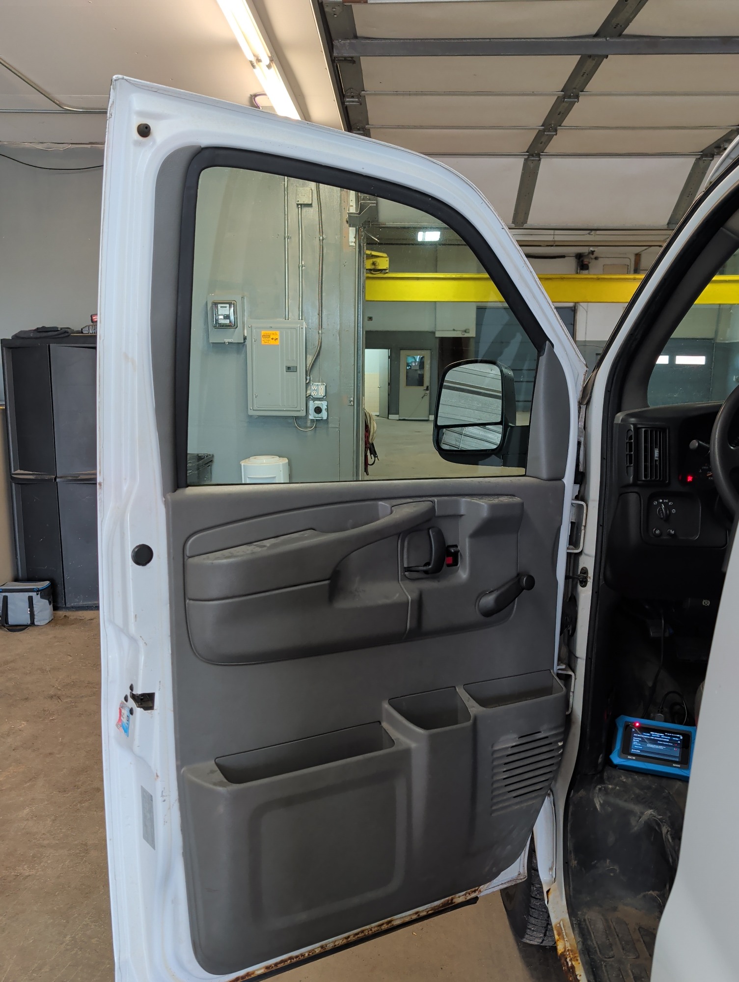 2007 chevrolet express 1500-cargo with 223985 miles for sale near elk-river, minnesota 106350_23_driver_door_panel.jpg