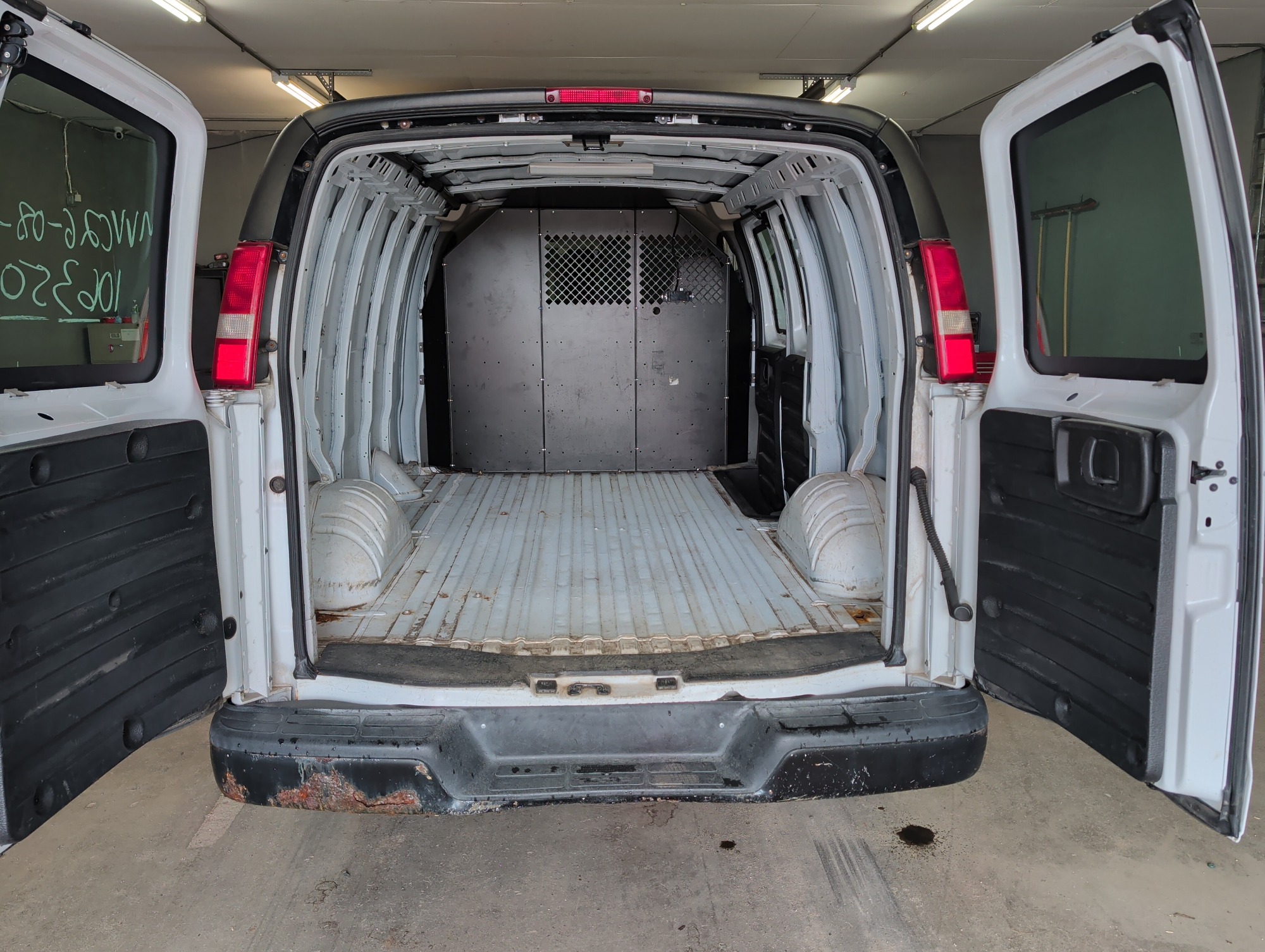 2007 chevrolet express 1500-cargo with 223985 miles for sale near elk-river, minnesota 106350_26_trunk.jpg