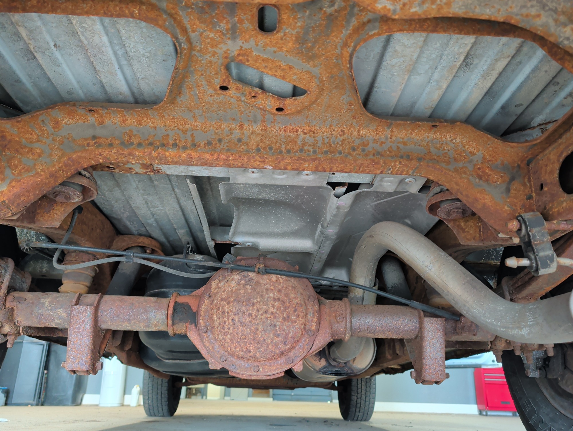 2007 chevrolet express 1500-cargo with 223985 miles for sale near elk-river, minnesota 106350_27_spare_tire.jpg