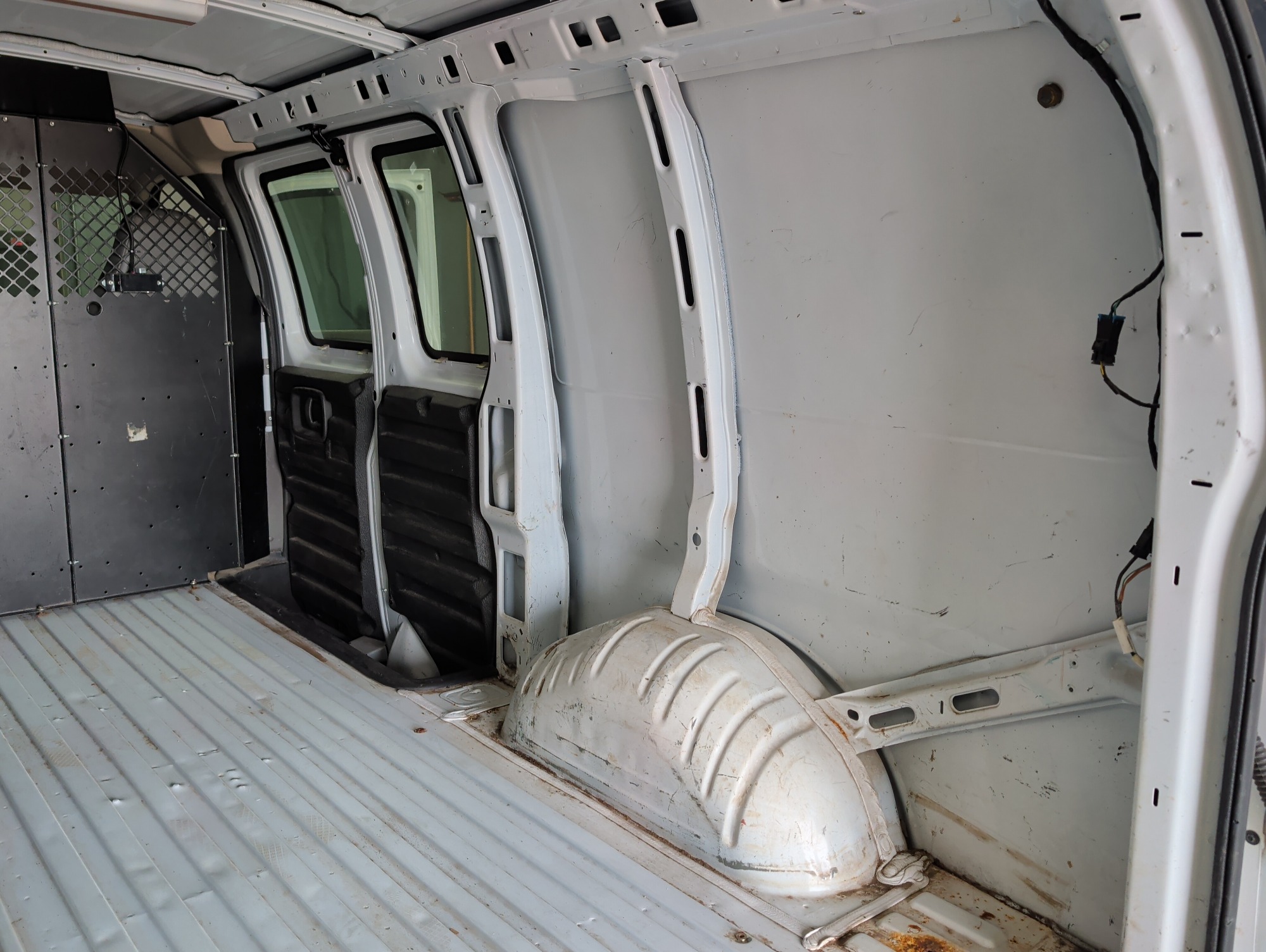 2007 chevrolet express 1500-cargo with 223985 miles for sale near elk-river, minnesota 106350_28_pass_rear_seat.jpg