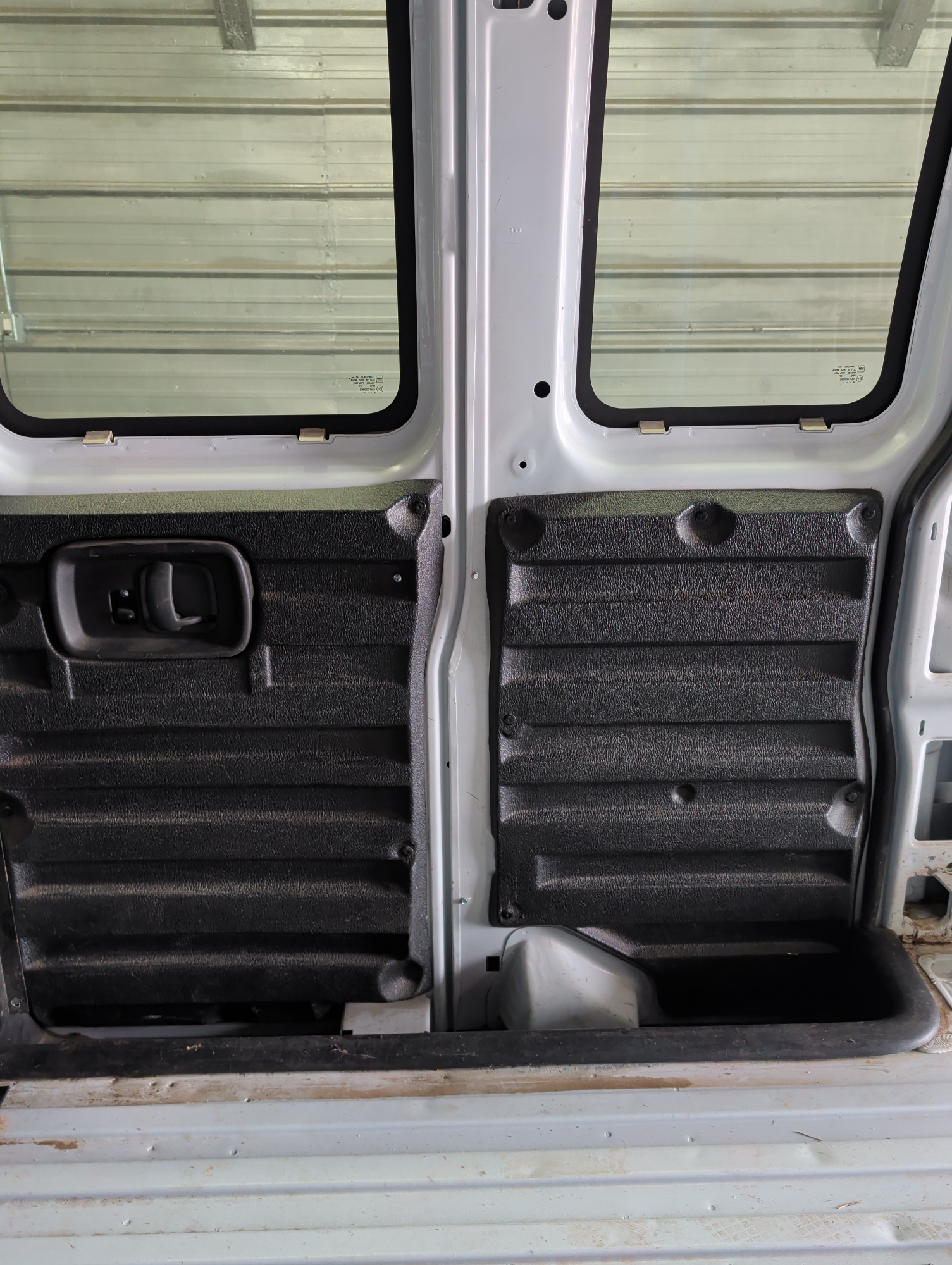 2007 chevrolet express 1500-cargo with 223985 miles for sale near elk-river, minnesota 106350_30_pass_rear_door_panel.jpg
