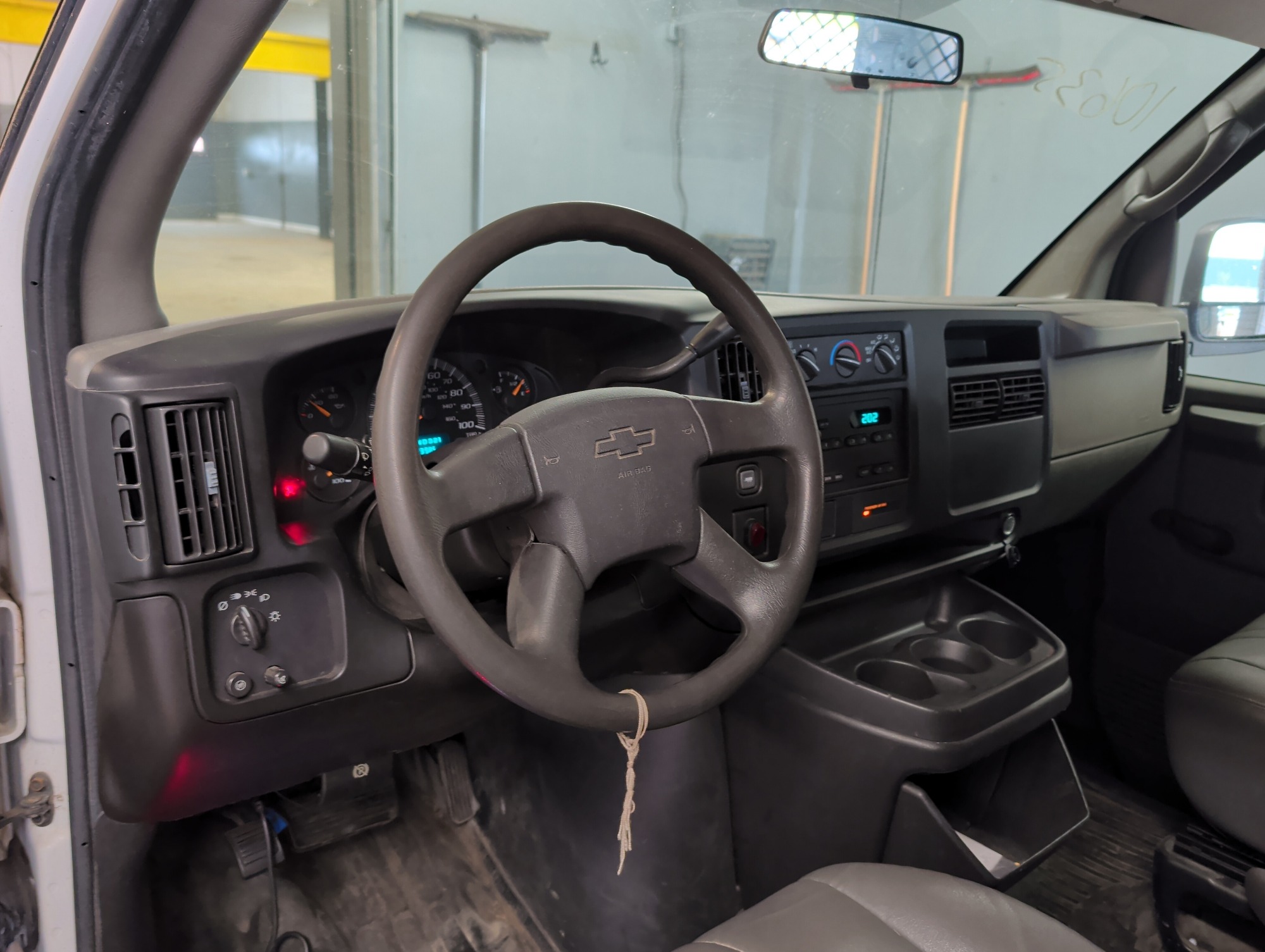 2007 chevrolet express 1500-cargo with 223985 miles for sale near elk-river, minnesota 106350_34_whole_dash.jpg