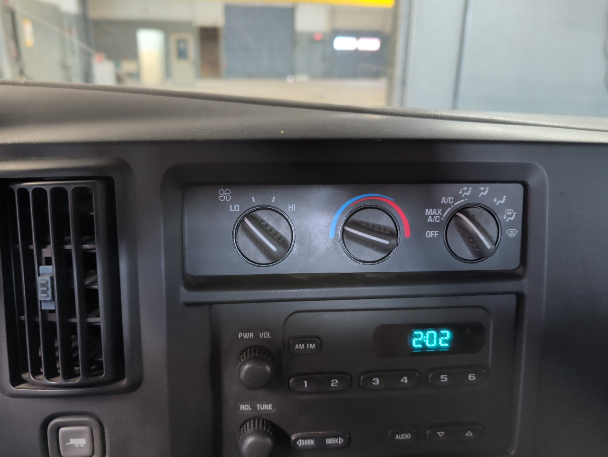 2007 chevrolet express 1500-cargo with 223985 miles for sale near elk-river, minnesota 106350_40_climate_control.jpg