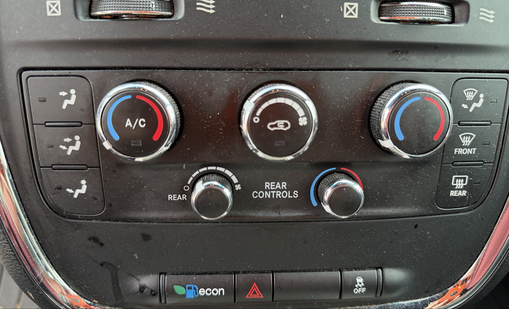 2017 dodge grand-caravan sxt with 258241 miles for sale near elk-river, minnesota 106353_40_climate_control.jpg