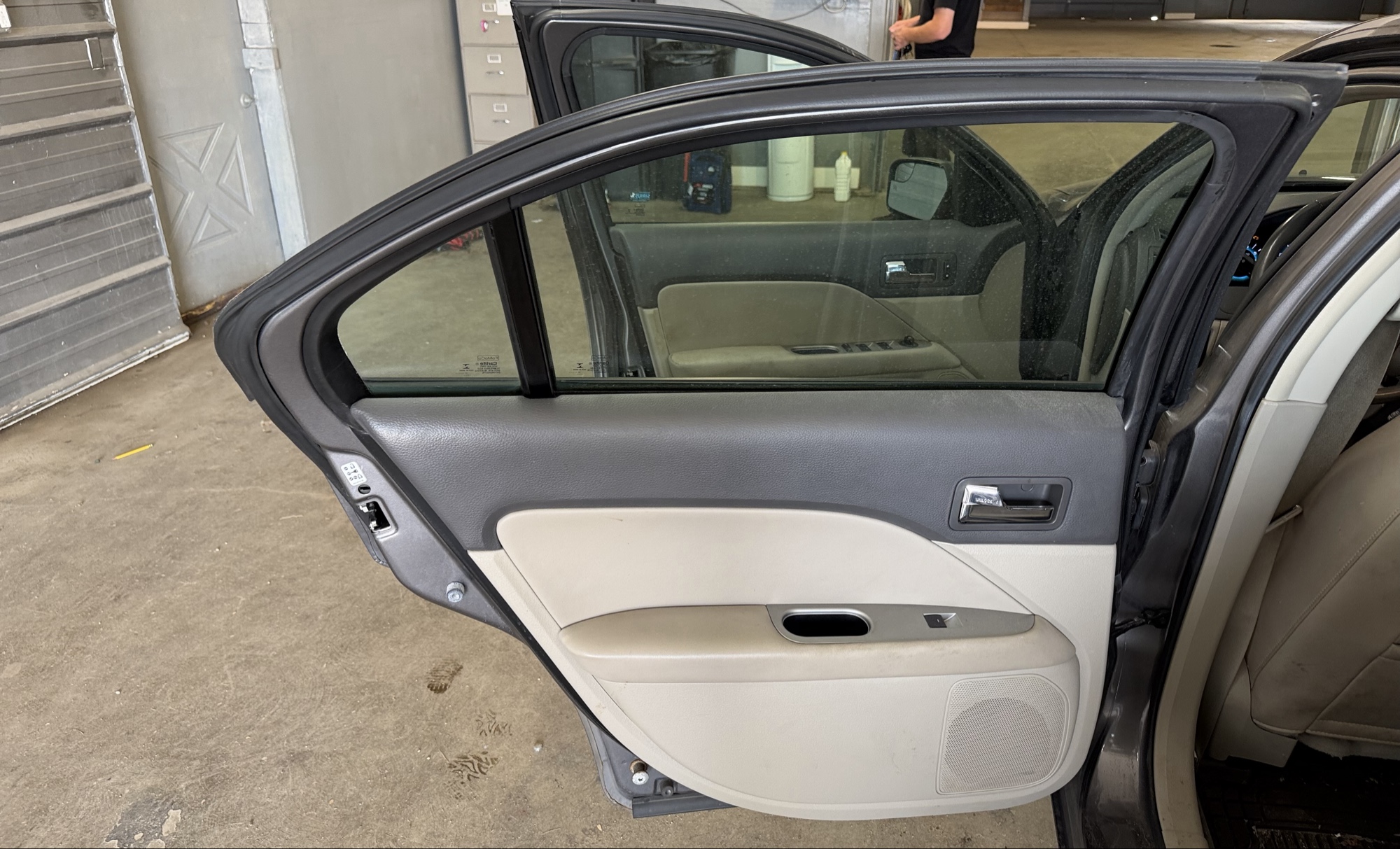 2012 ford fusion sel-awd with 208271 miles for sale near elk-river, minnesota 106354_25_drv_rear_door_panel.jpg